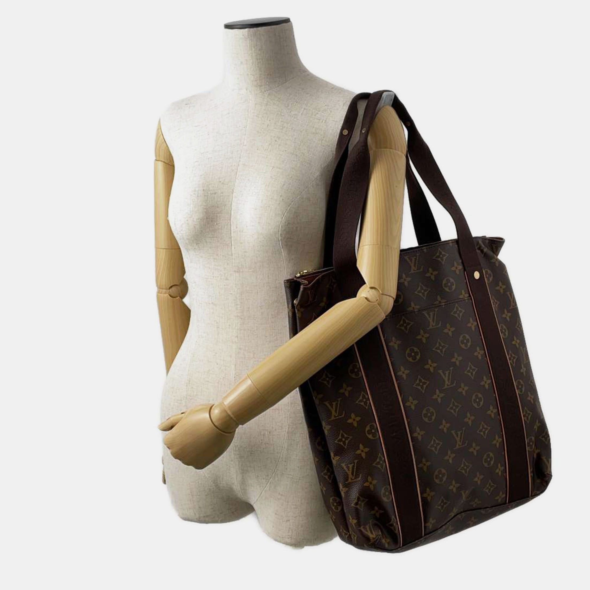 

Louis Vuitton Brown Monogram Cabas Beaubourg Bag