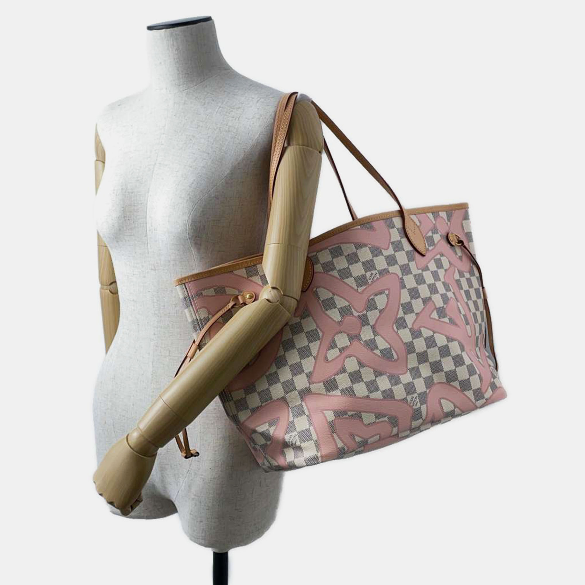 

Louis Vuitton Damier Azur Tahitienne Neverfull MM bag, Grey