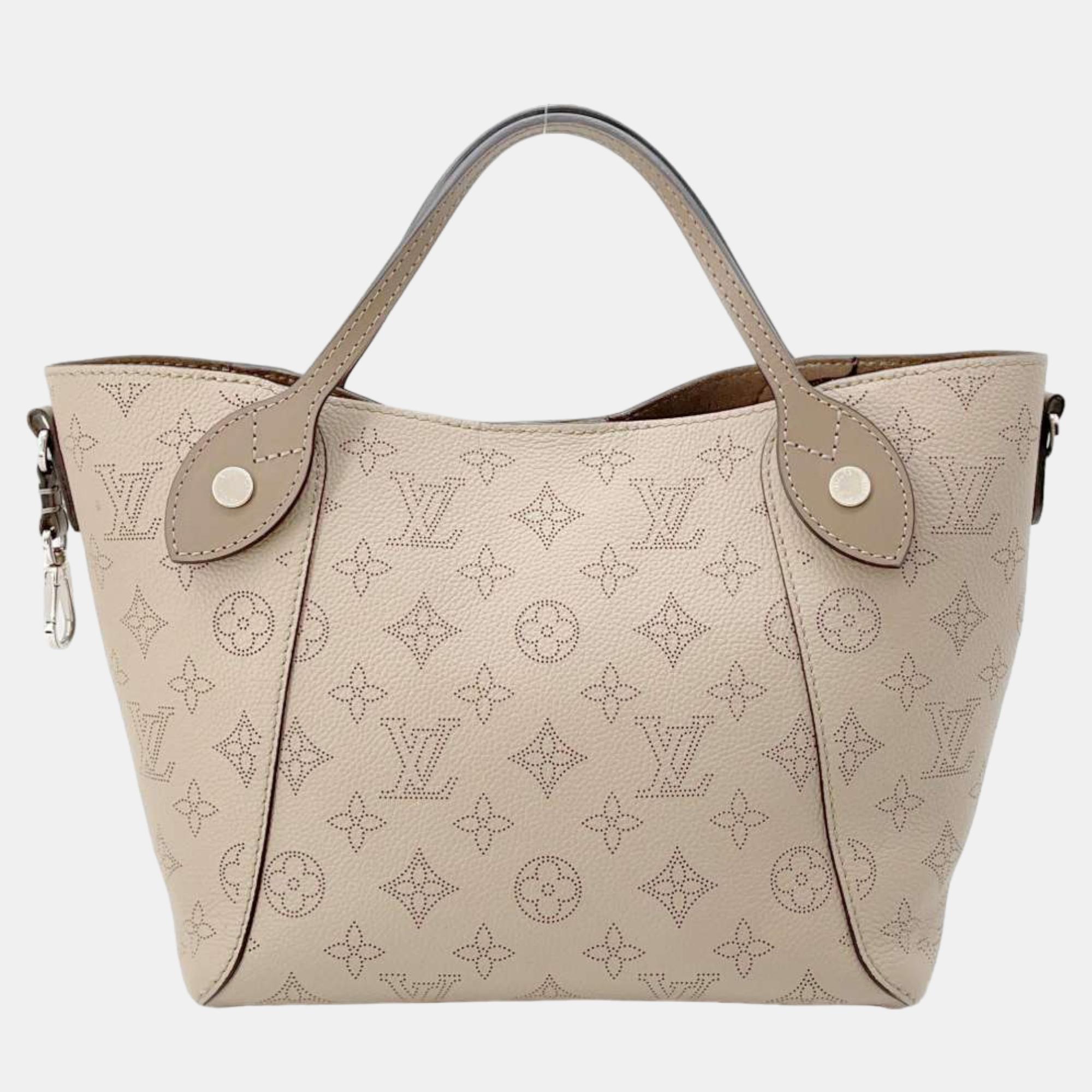 

Louis Vuitton Beige Leather Mahina HIna Shoulder Bag