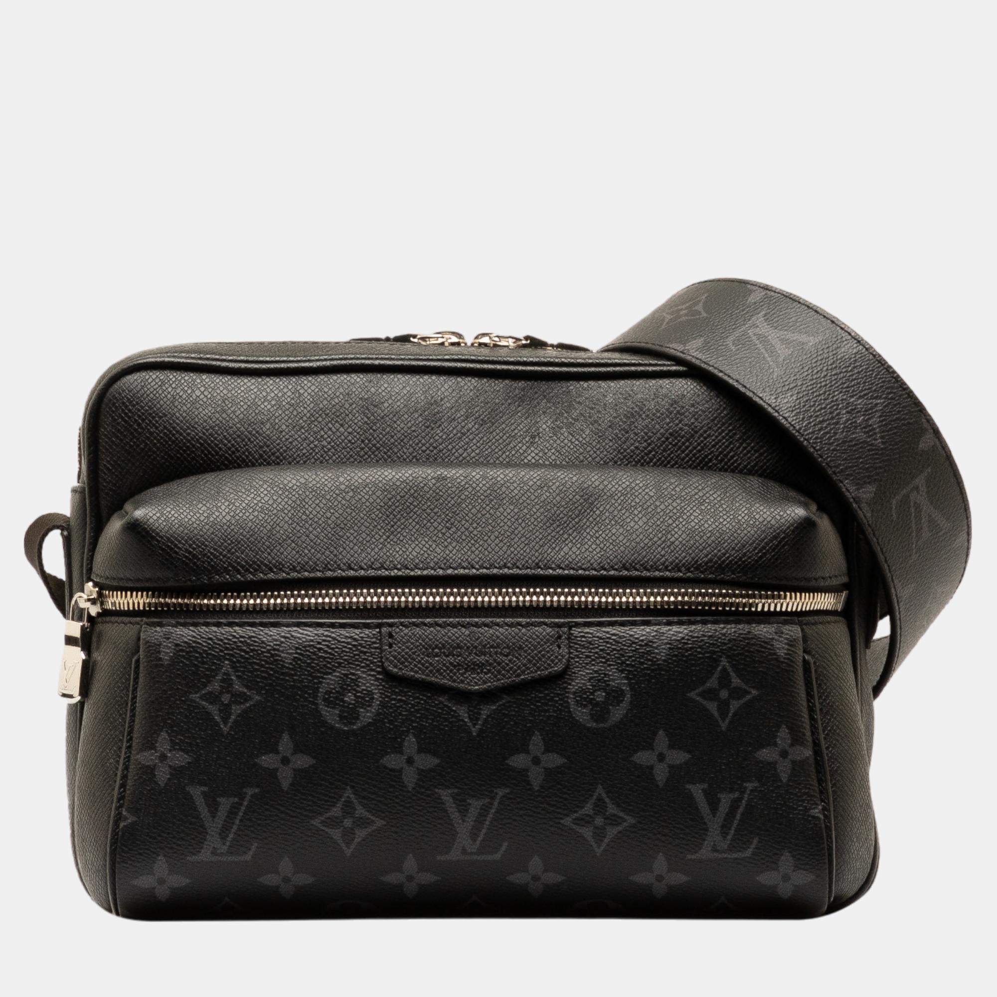 

Louis Vuitton Black Monogram Taigarama Outdoor Messenger