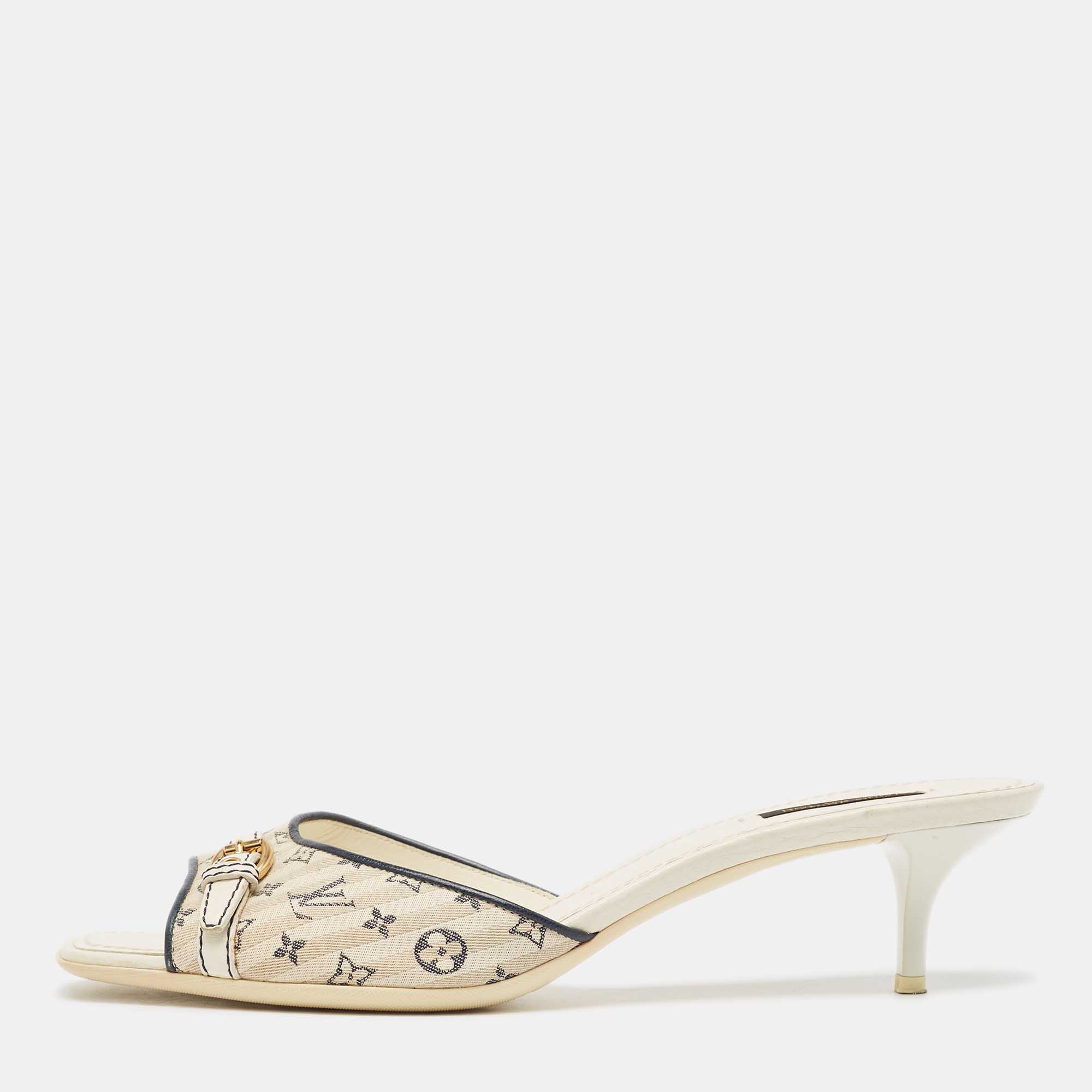

Louis Vuitton White/Blue Monogram Canvas Slide Sandals Size, Cream