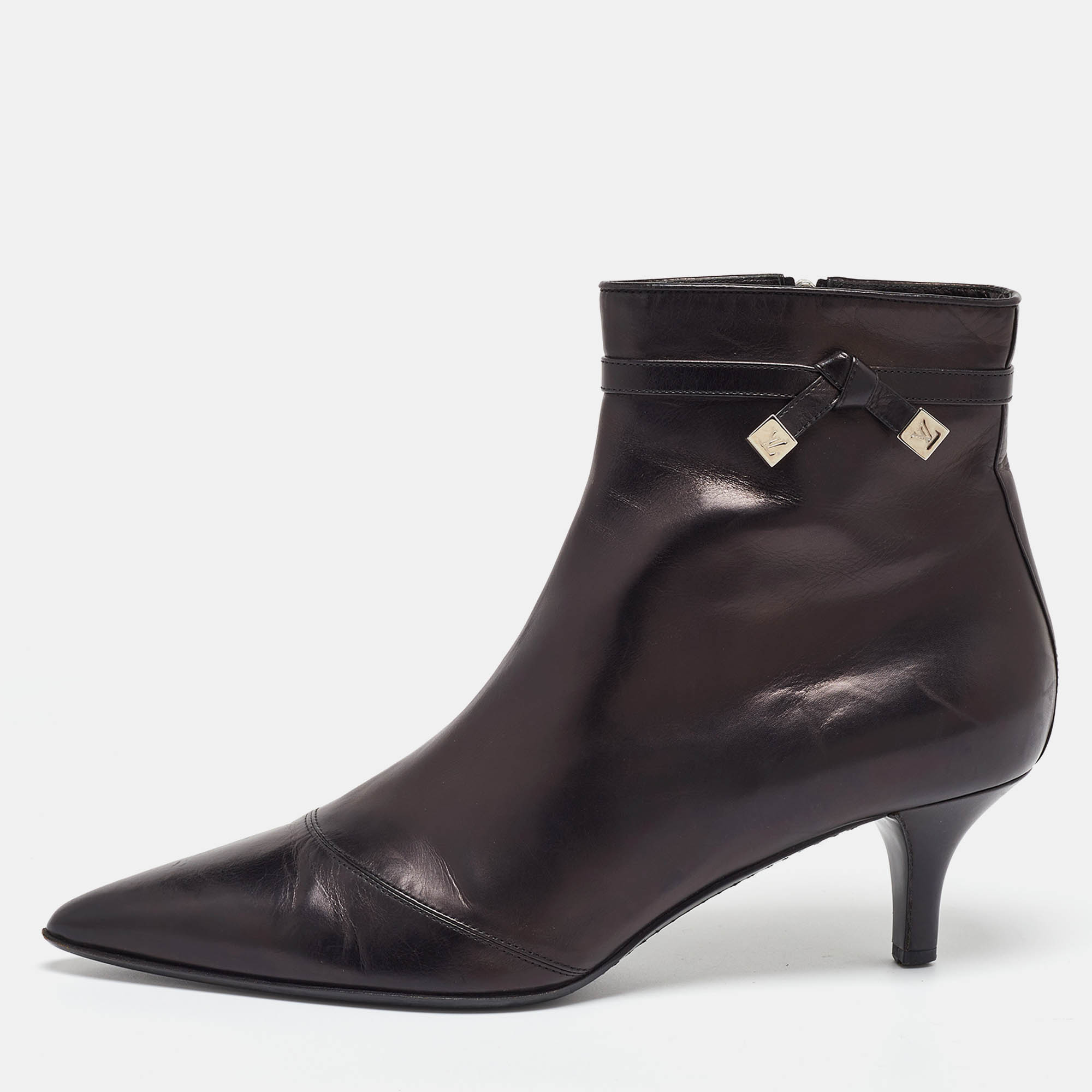 

Louis Vuitton Black Leather Ankle Boots Size