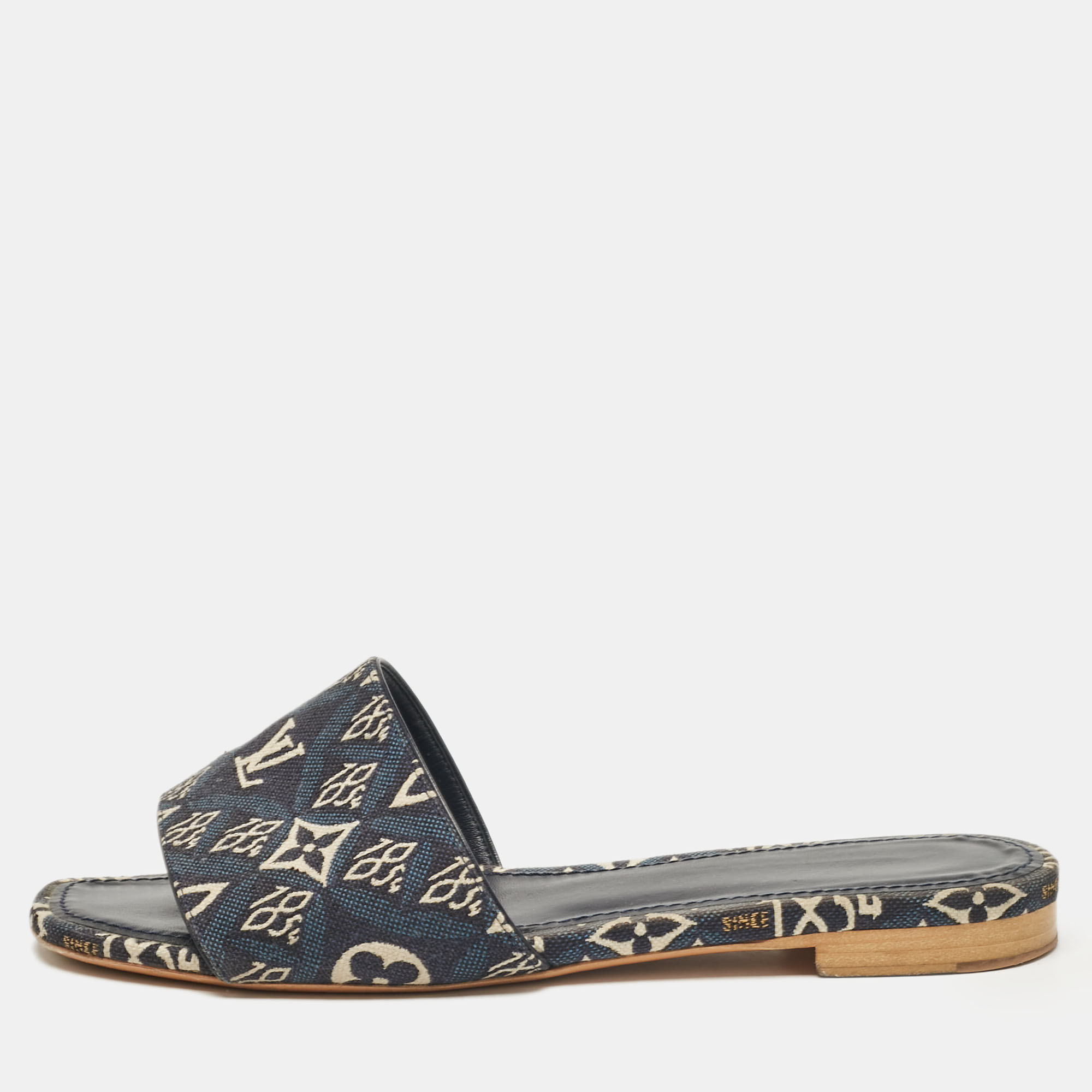 

Louis Vuitton Blue Monogram Denim Flat Slides Size