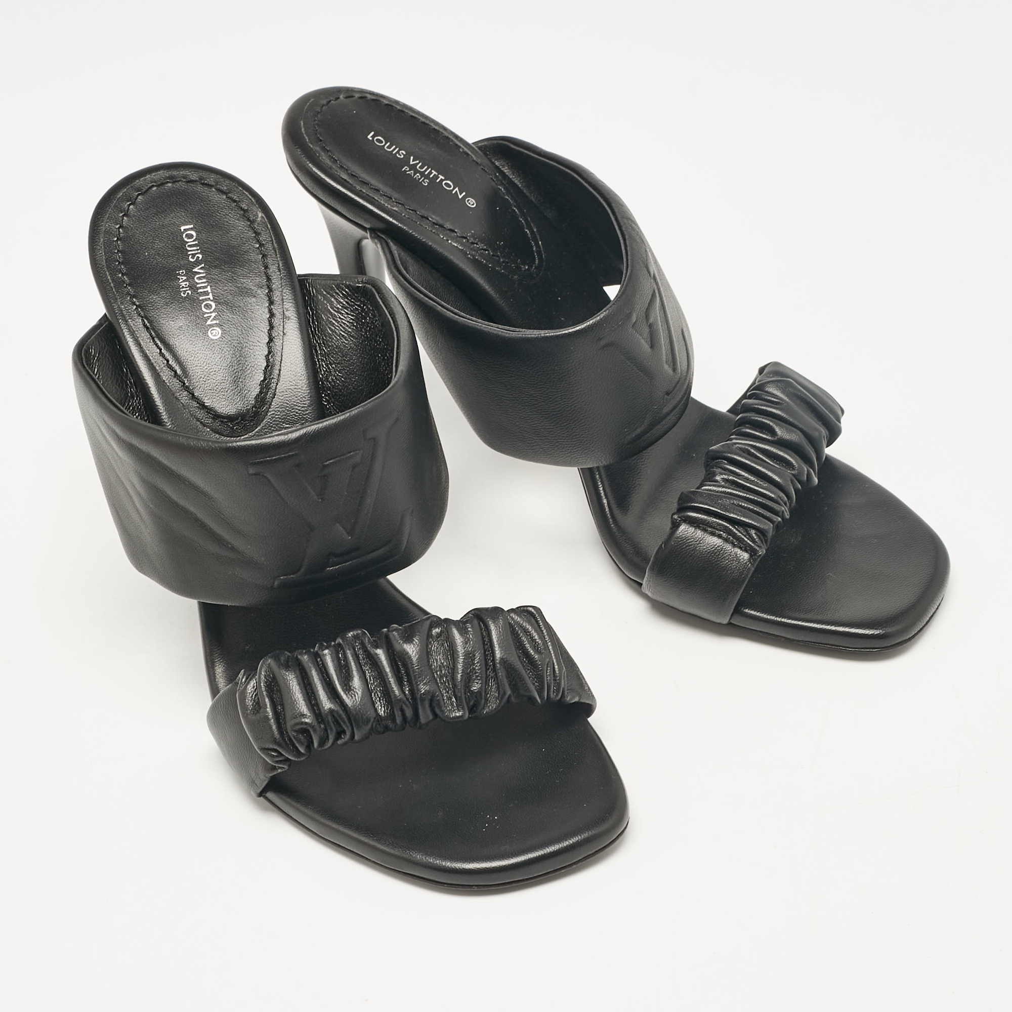 Louis Vuitton Black Pleated Leather Slide Sandals Size 38.5 