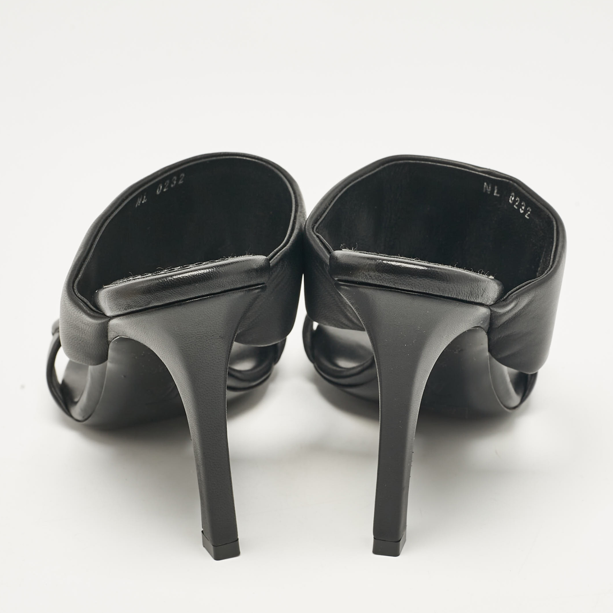 Louis Vuitton Black Pleated Leather Slide Sandals Size 38.5 
