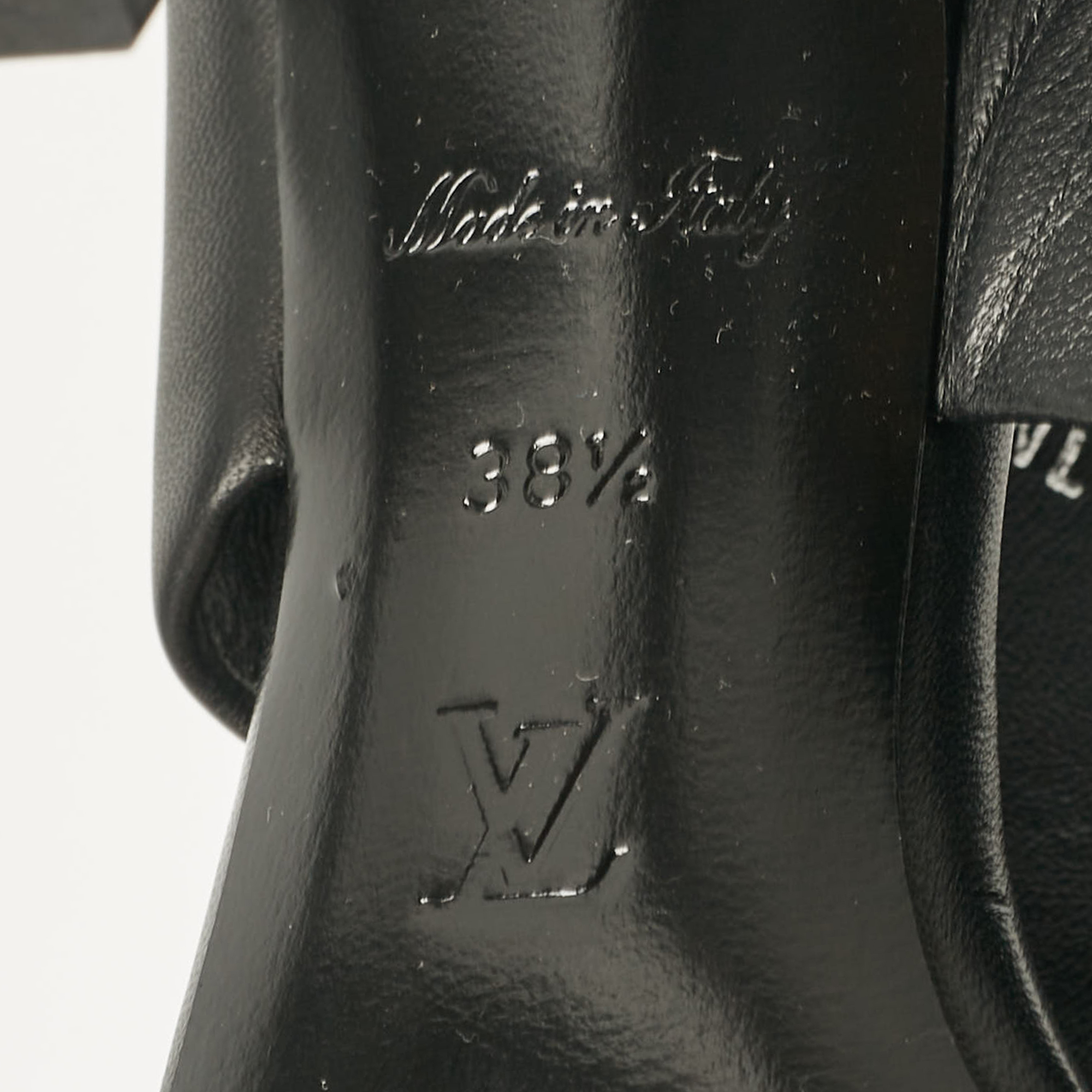 Louis Vuitton Black Pleated Leather Slide Sandals Size 38.5 