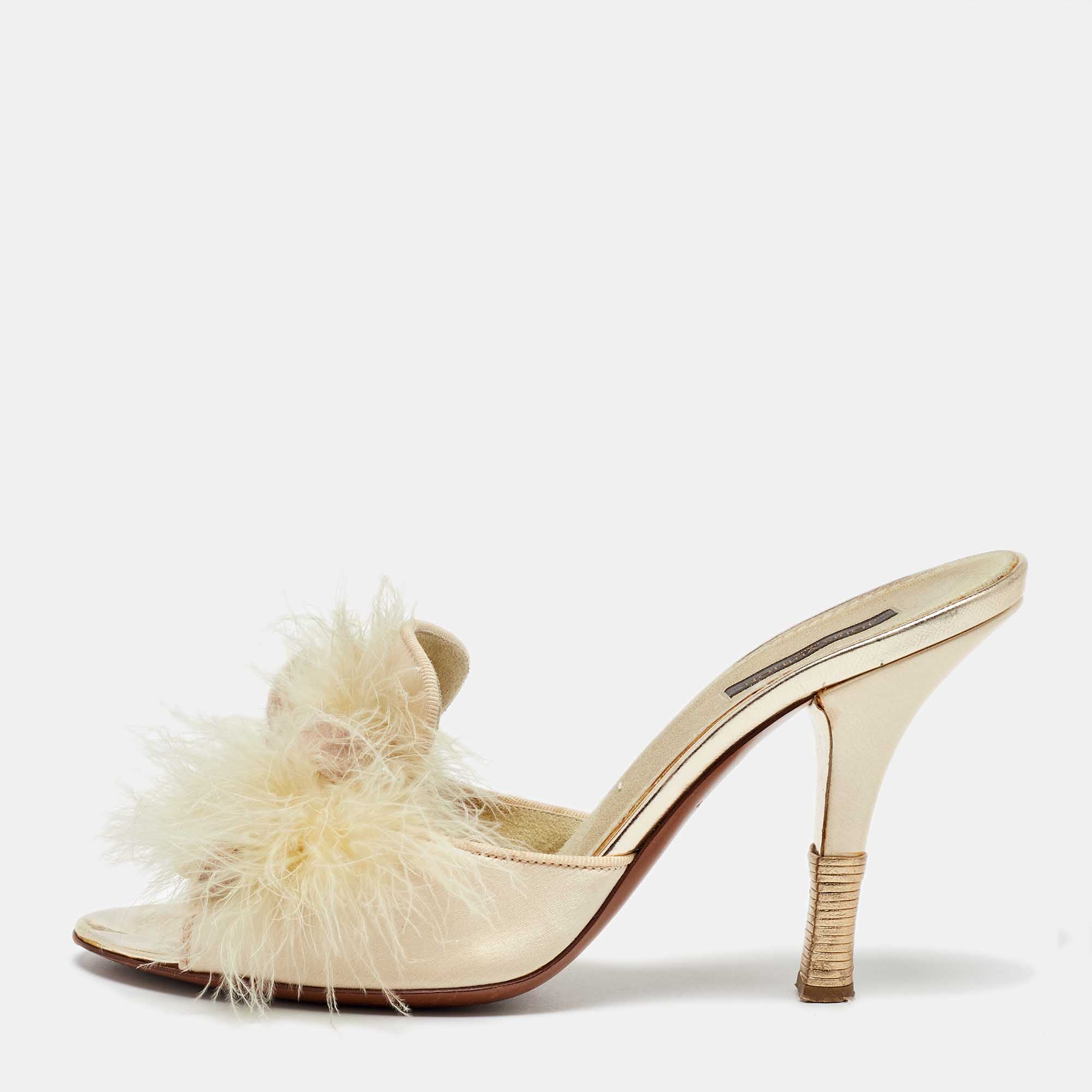 

Louis Vuitton Cream Satin and Ostrich Feather Bow Slide Sandals Size