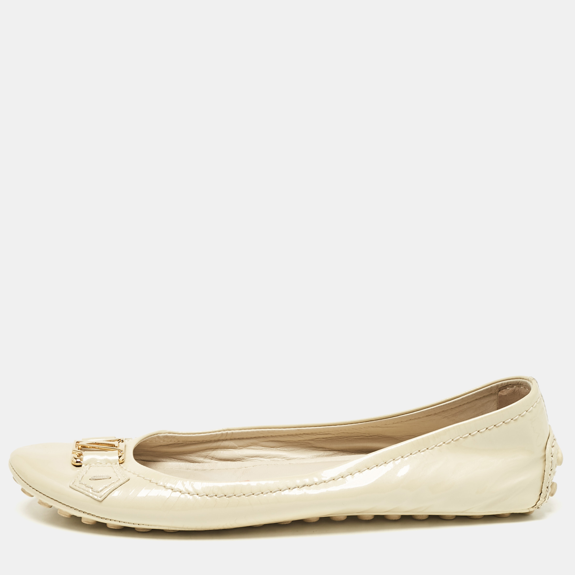 

Louis Vuitton Cream Patent Leather Oxford Ballet Flats Size 37