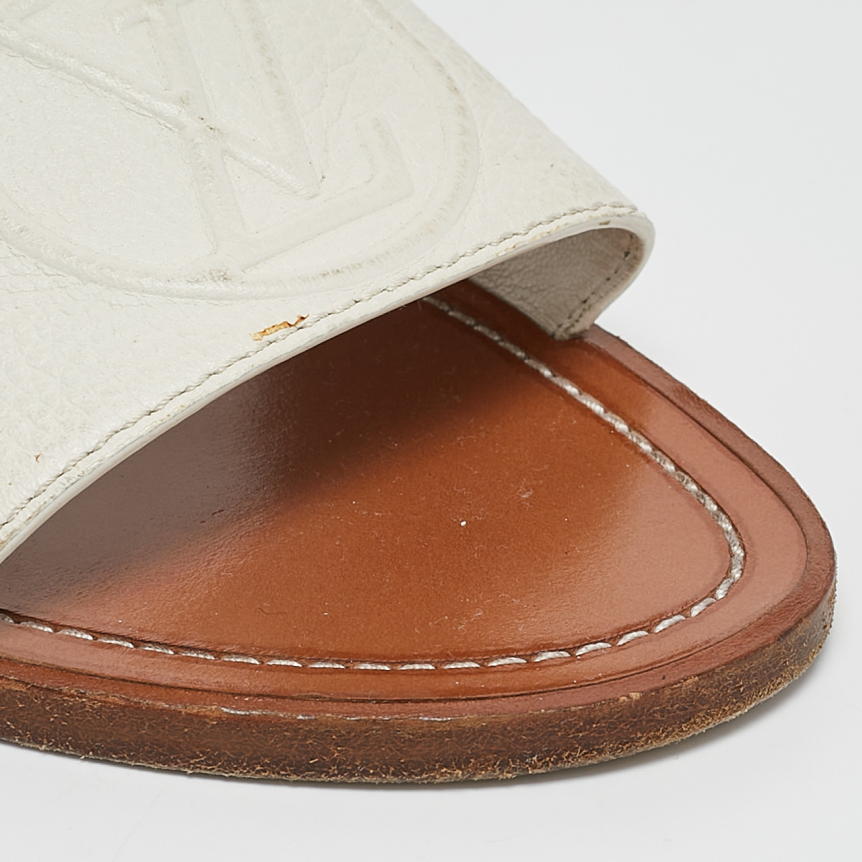 Louis Vuitton White Leather Lock It Flat Slides Size 39 