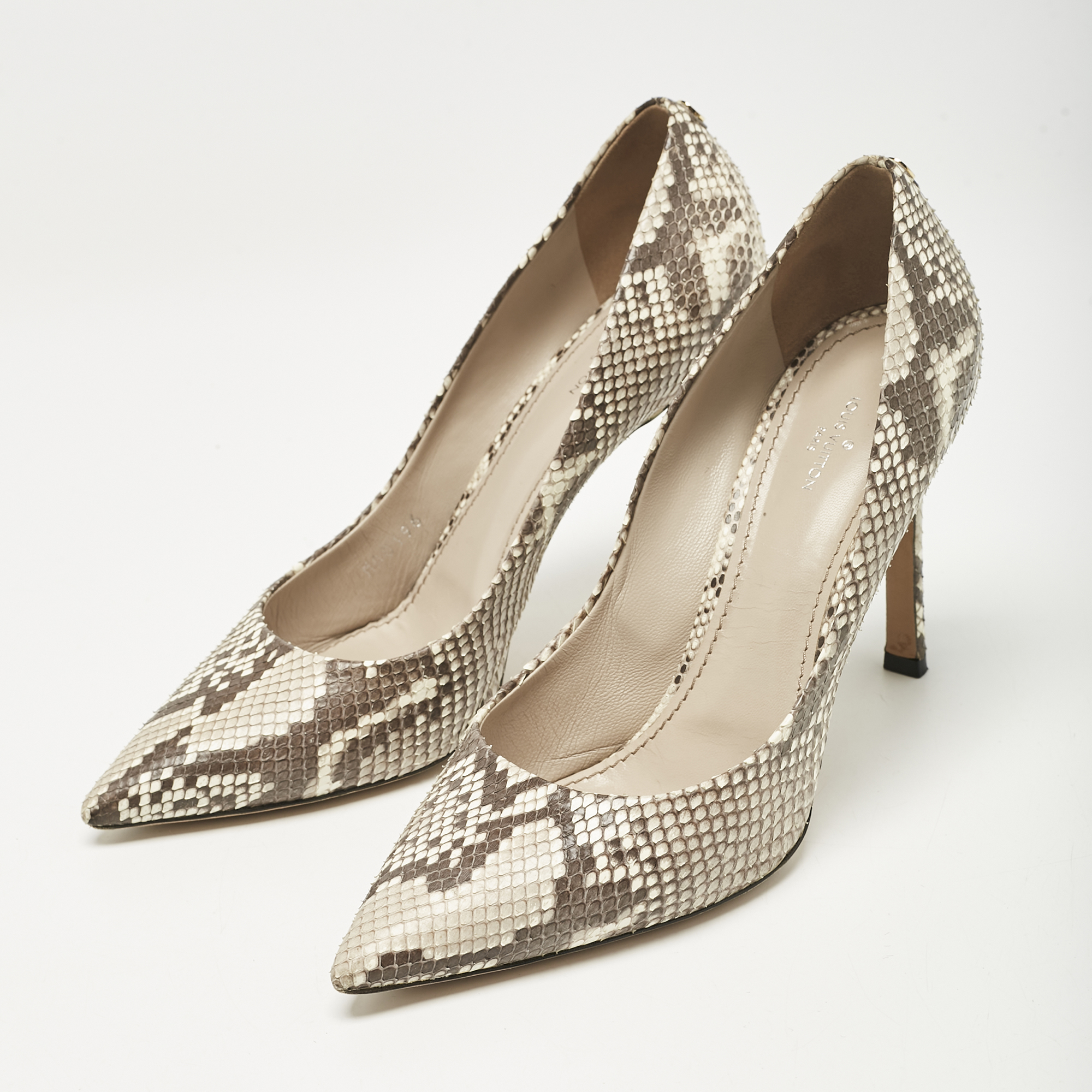 Louis Vuitton Beige/Grey Python Leather Pointed Toe Pumps Size 39.5 