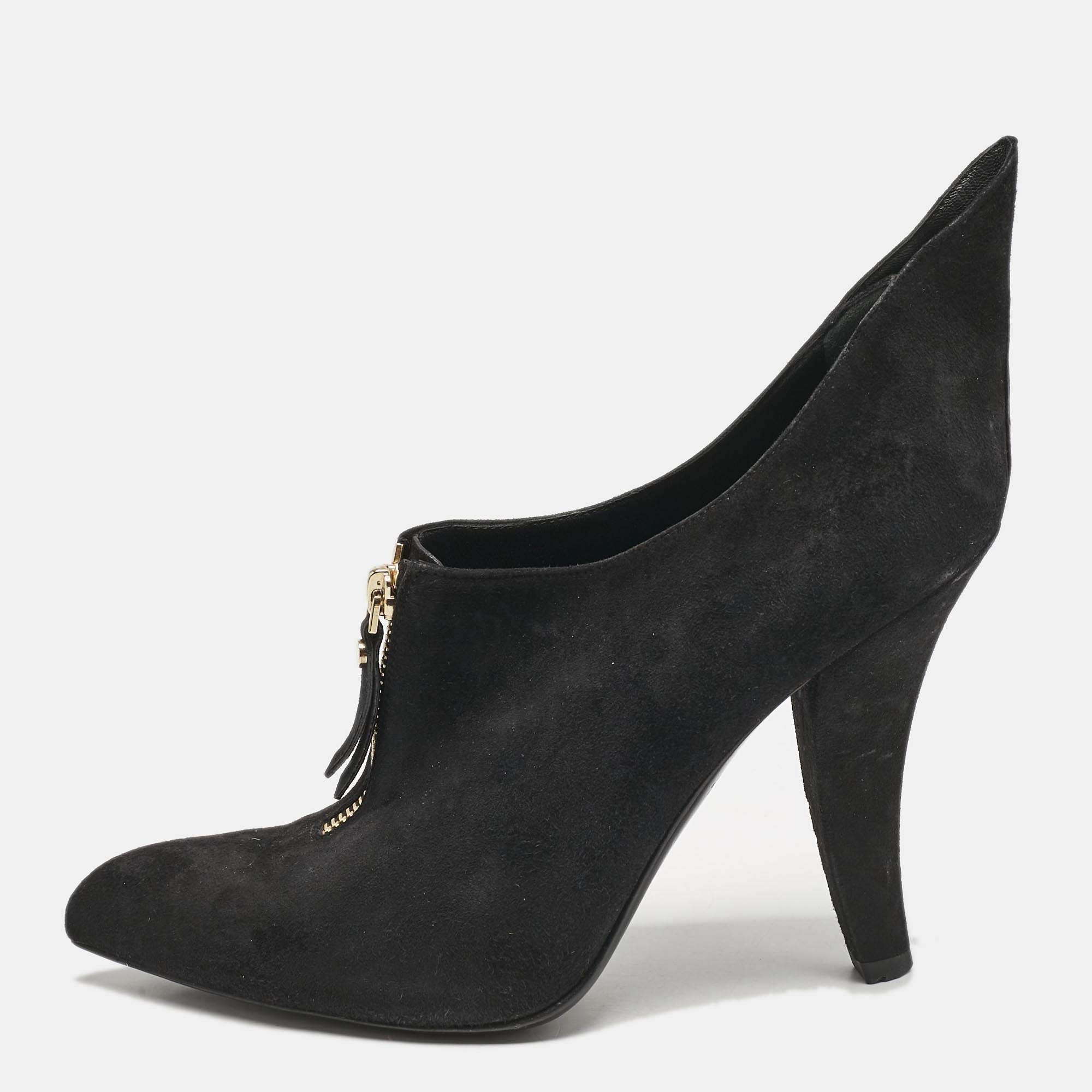 

Louis Vuitton Black Suede Pointed Toe Ankle Booties Size