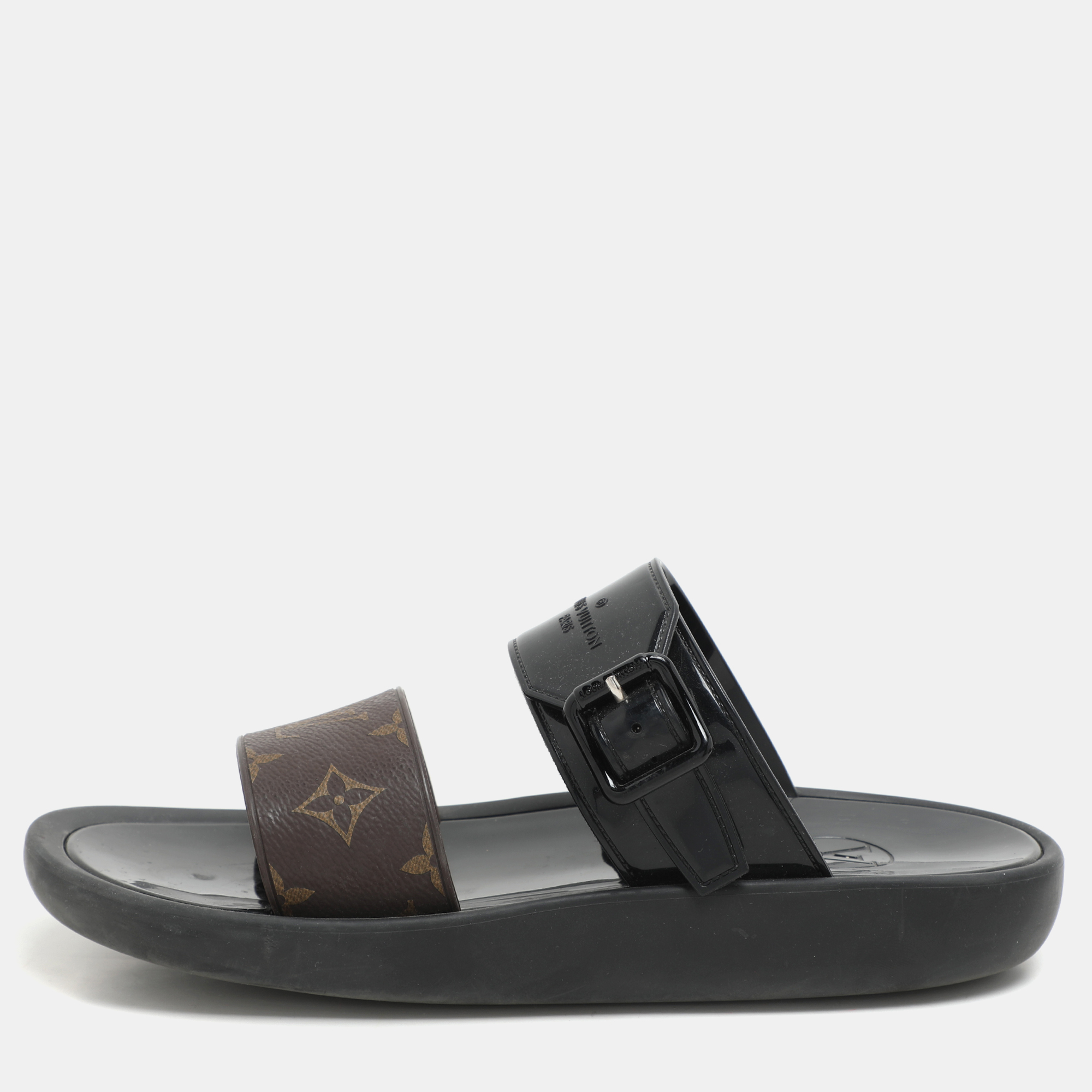 

Louis Vuitton Black/Brown Monogram Rubber Sunbath Flat Slides Size