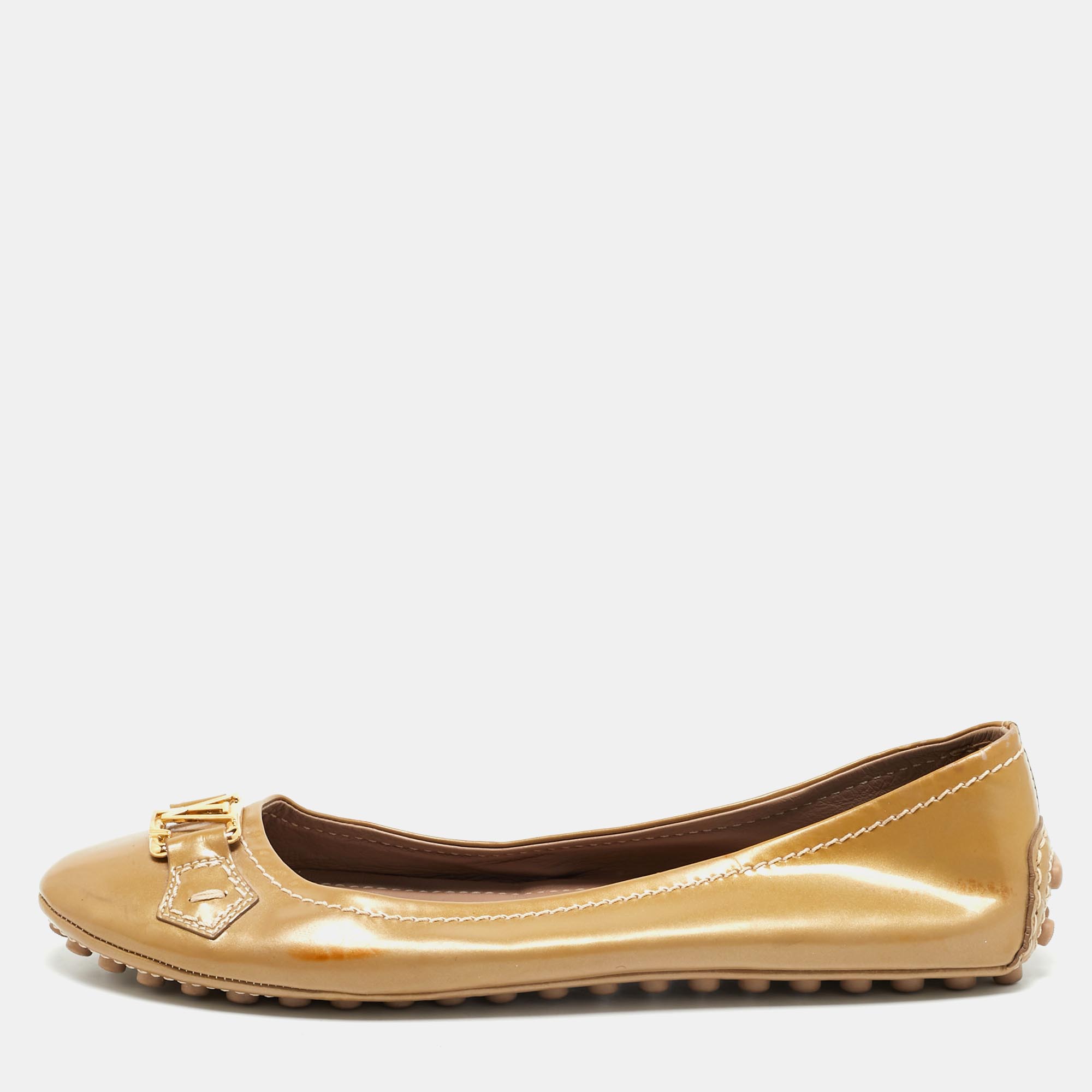 

Louis Vuitton Beige Patent Leather Oxford Ballet Flats Size
