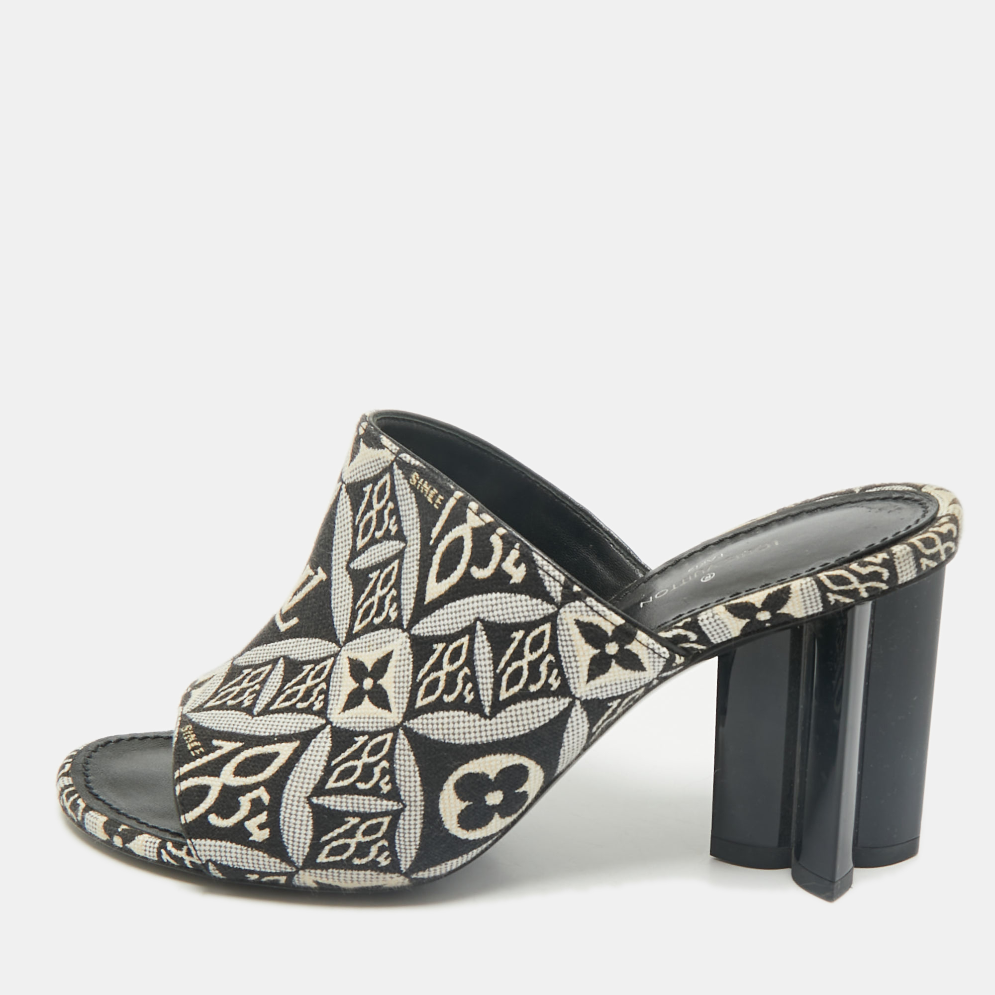 

Louis Vuitton Navy Blue Denim Silhouette Mules Size