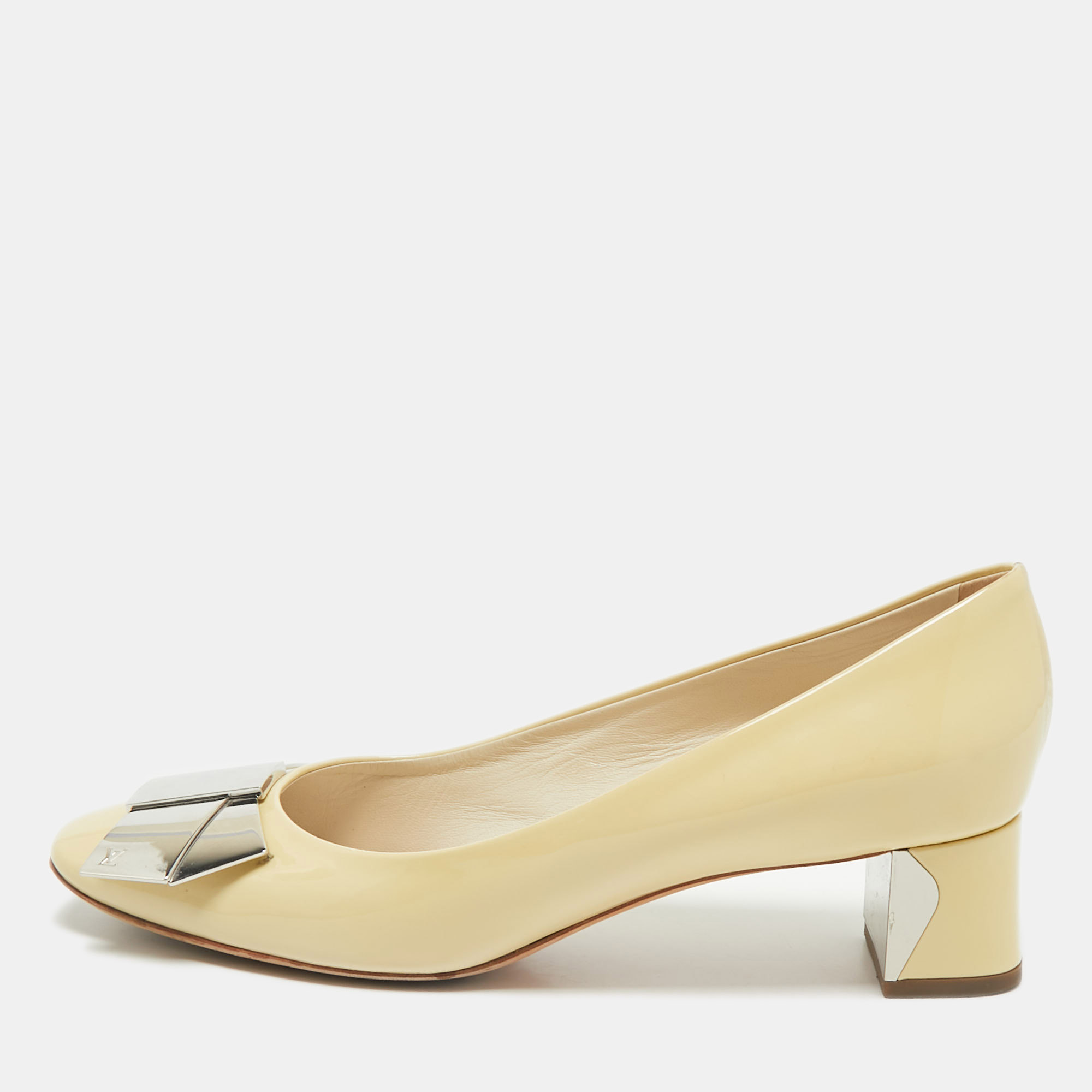 

Louis Vuitton Cream Patent Leather Bow Block Heel Pumps Size