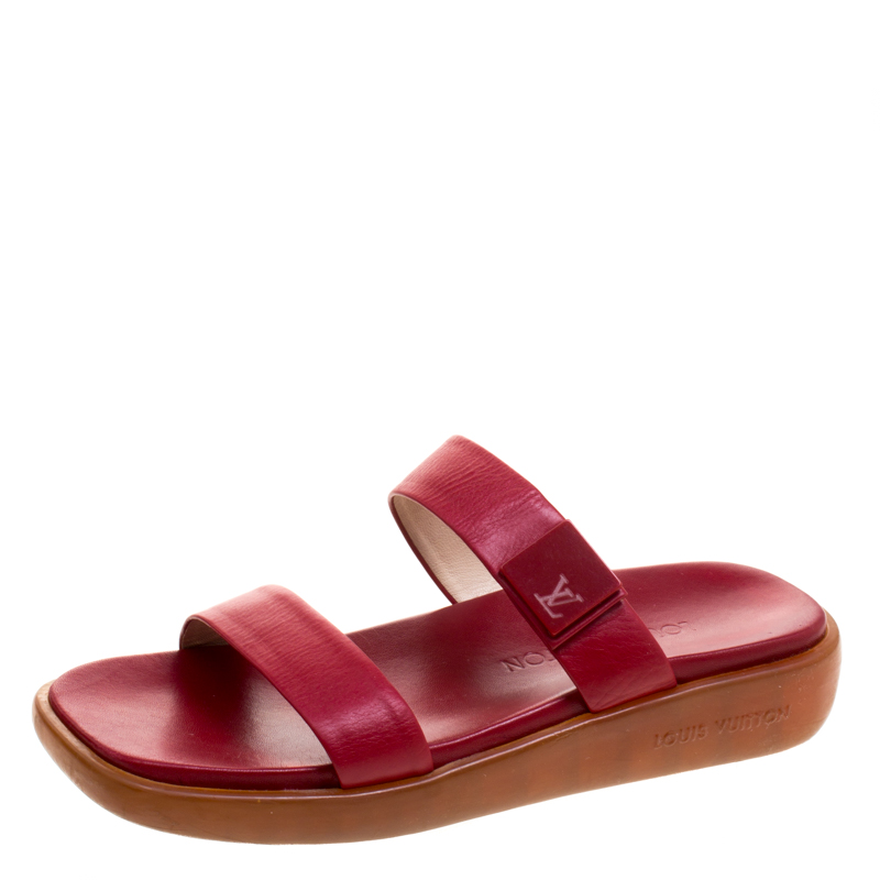 مملوكة مسبقًا صندل سلايد فلات لوي فيتون جلد أحمر مقاس 38