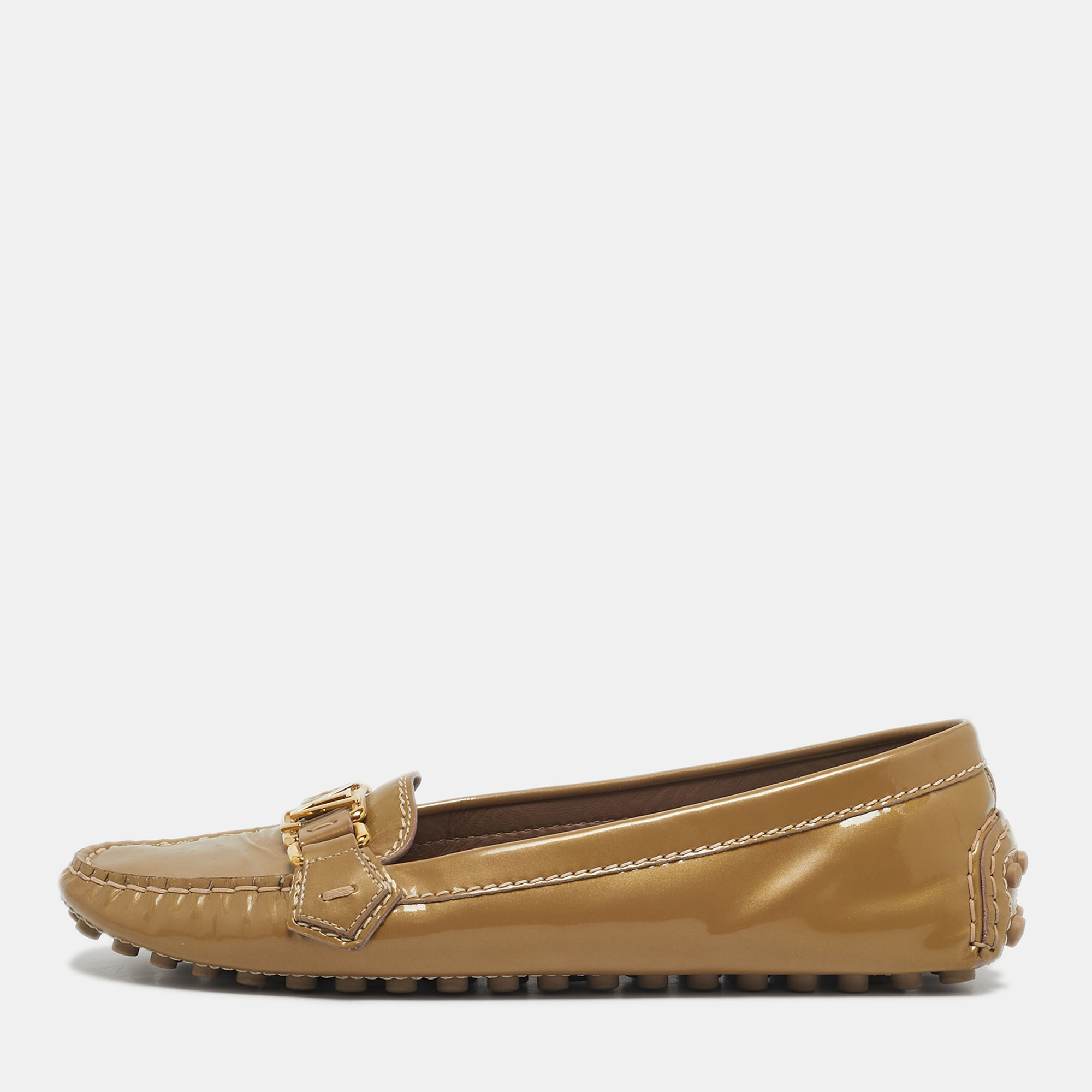 

Louis Vuitton Beige Patent Leather Oxford Loafers Size