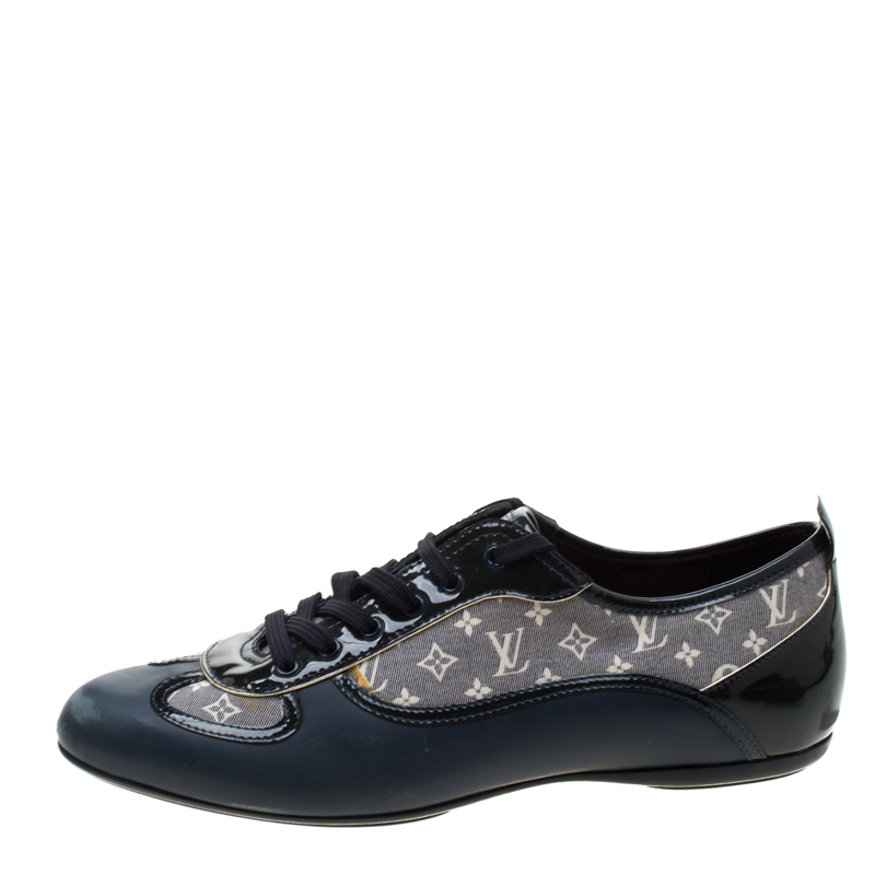 Sneakers Louis Vuitton Louis Vuitton Sneakers in Blue and Black Canvas