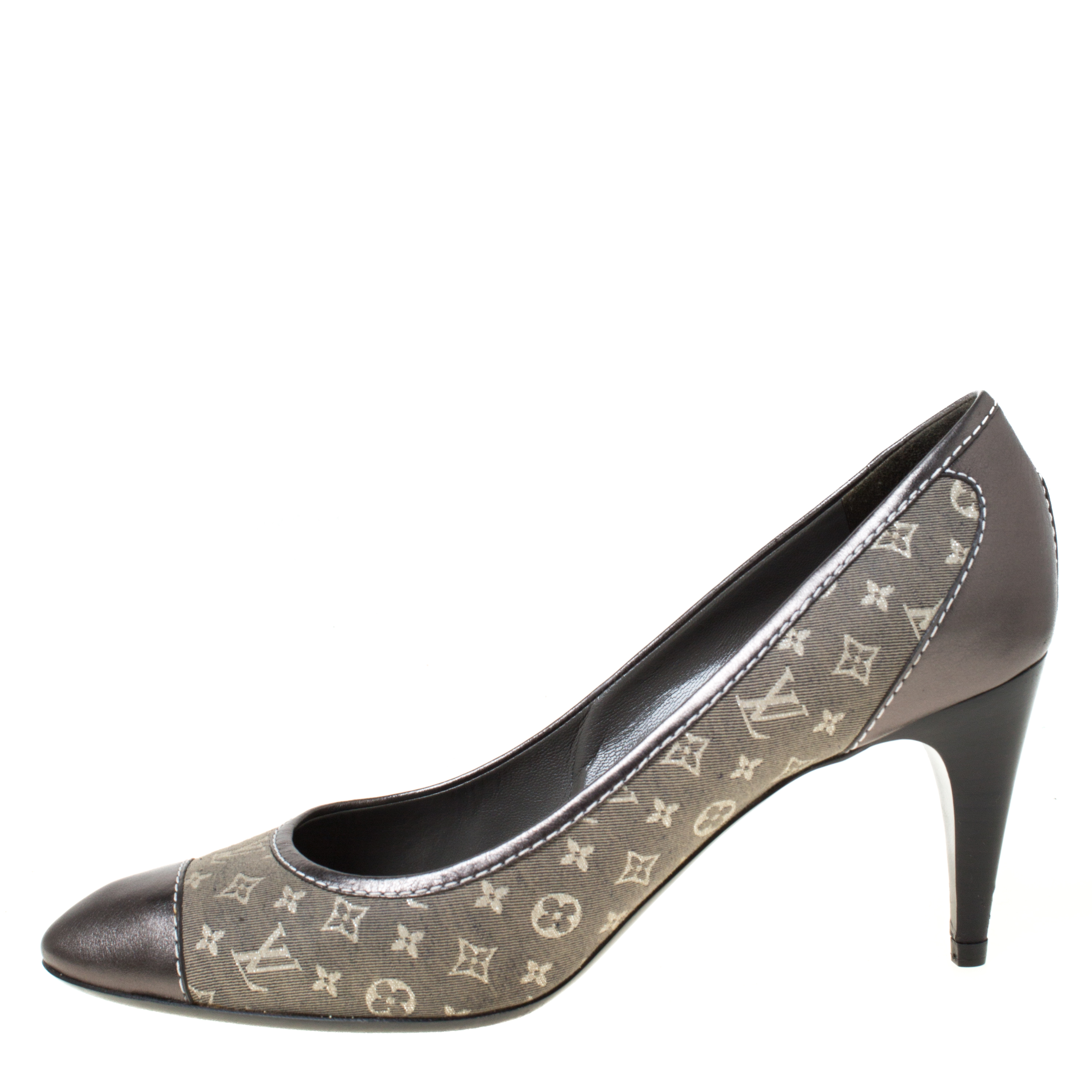 

Louis Vuitton Grey Monogram Canvas Mini Leather Cap Toe Pumps Size