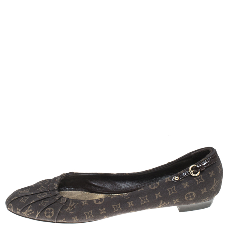 

Louis Vuitton Brown Monogram Canvas Debbie Ballerina Flats Size