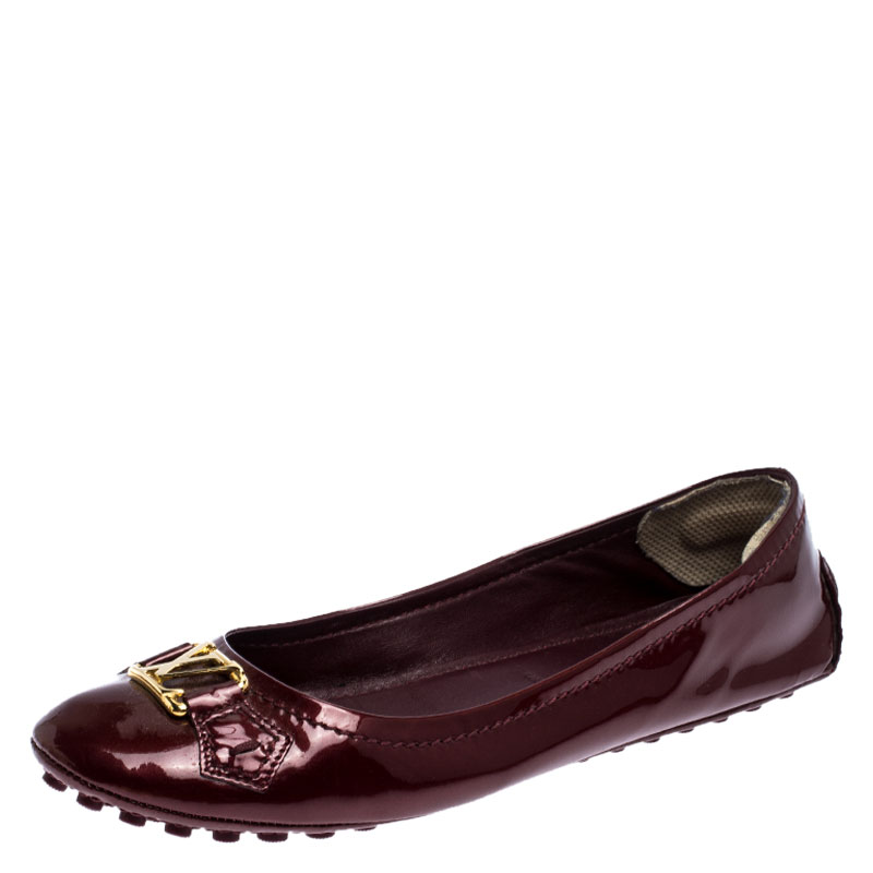 Pre Owned حذاء باليرينا فلات أوكسفورد لوي فيتون جلد لامع عنابي مقاس 38.5