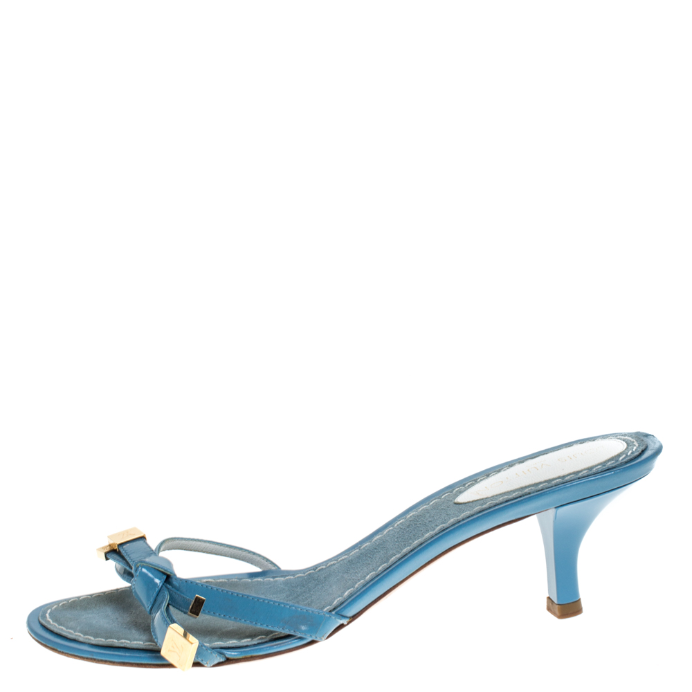 

Louis Vuitton Blue Patent Leather Bow Strappy Sandals Size