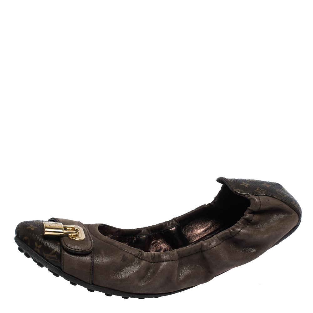 

Louis Vuitton Brown Monogram Canvas and Leather Lucky Ballet Flats Size