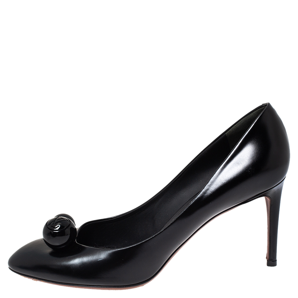 

Louis Vuitton Black Leather Betty Pumps Size