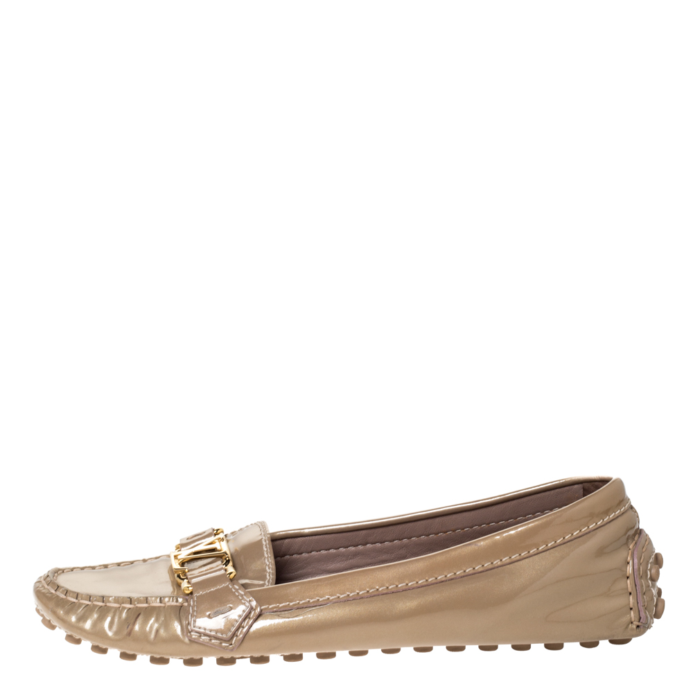

Louis Vuitton Beige Patent Leather Oxford Slip On Loafers Size