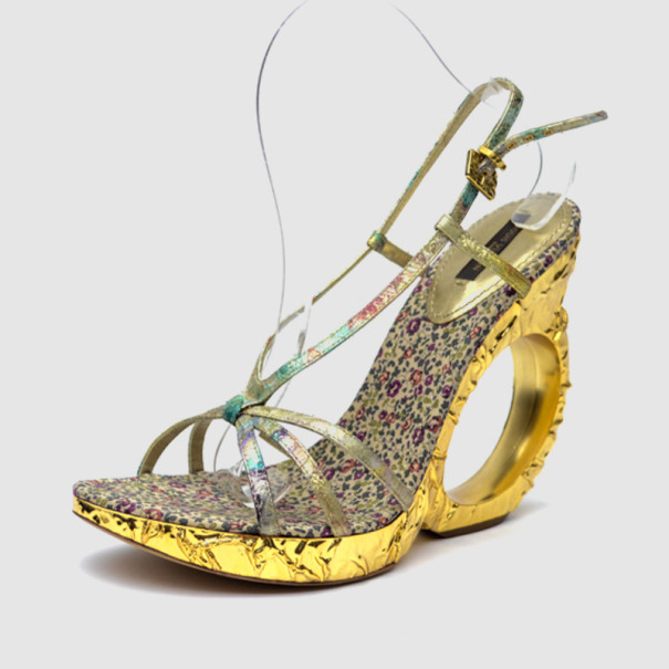 مملوكة مسبقًا Louis Vuitton Metallic Feerique Morganne Wedge Sandals Size 40