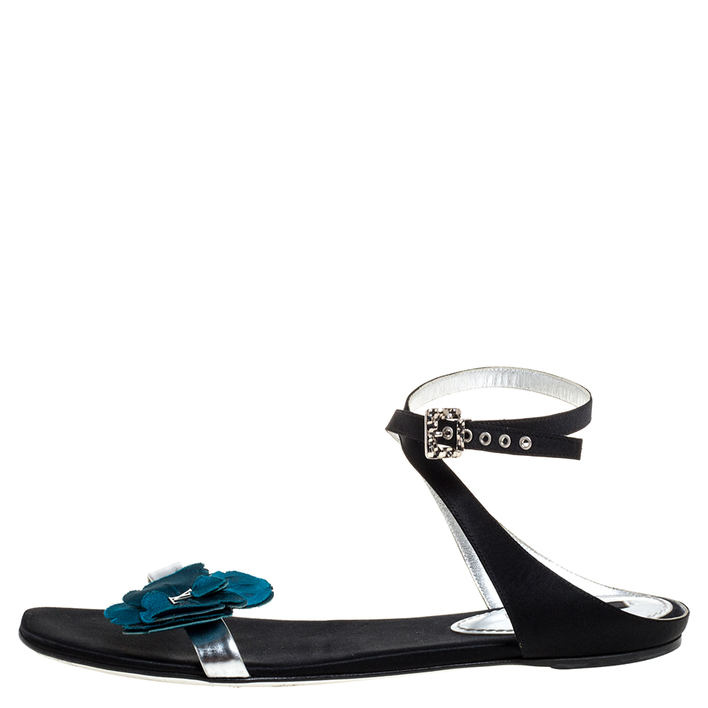 

Louis Vuitton Black Satin Flower Embellished Flat Sandals Size