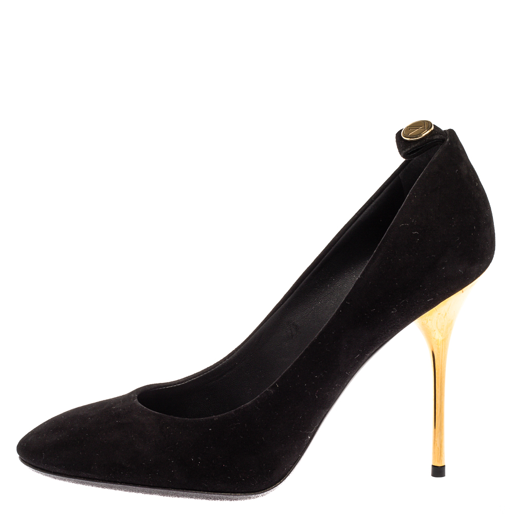 

Louis Vuitton Black Suede Round Toe Pumps Size