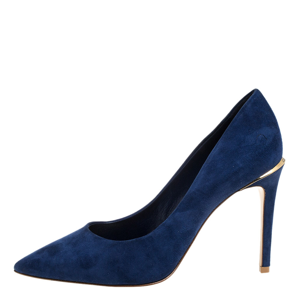 

Louis Vuitton Blue Suede Pointe Toe Pumps Size