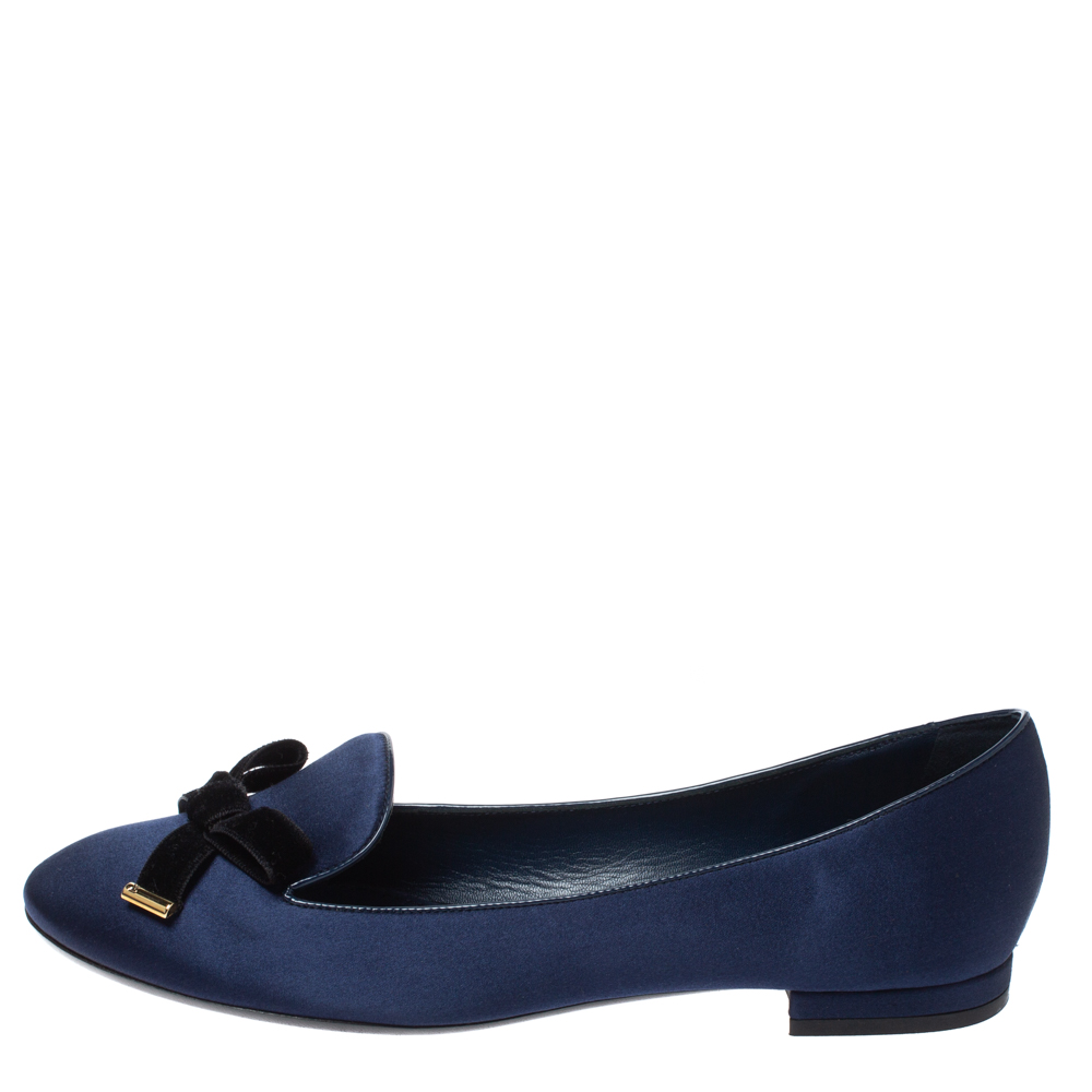 

Louis Vuitton Blue Satin Cheri Bow Flats Size