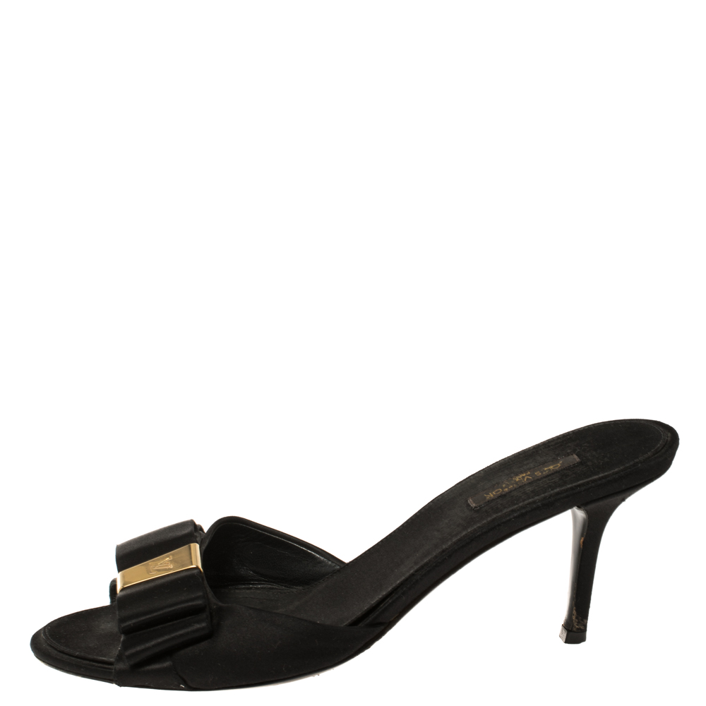 

Louis Vuitton Black Satin Bow Slide Sandals Size