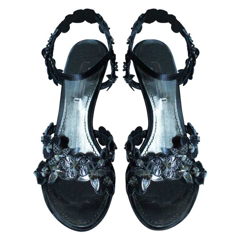 

Louis Vuitton Black Crystal Embellishments Pumps EU