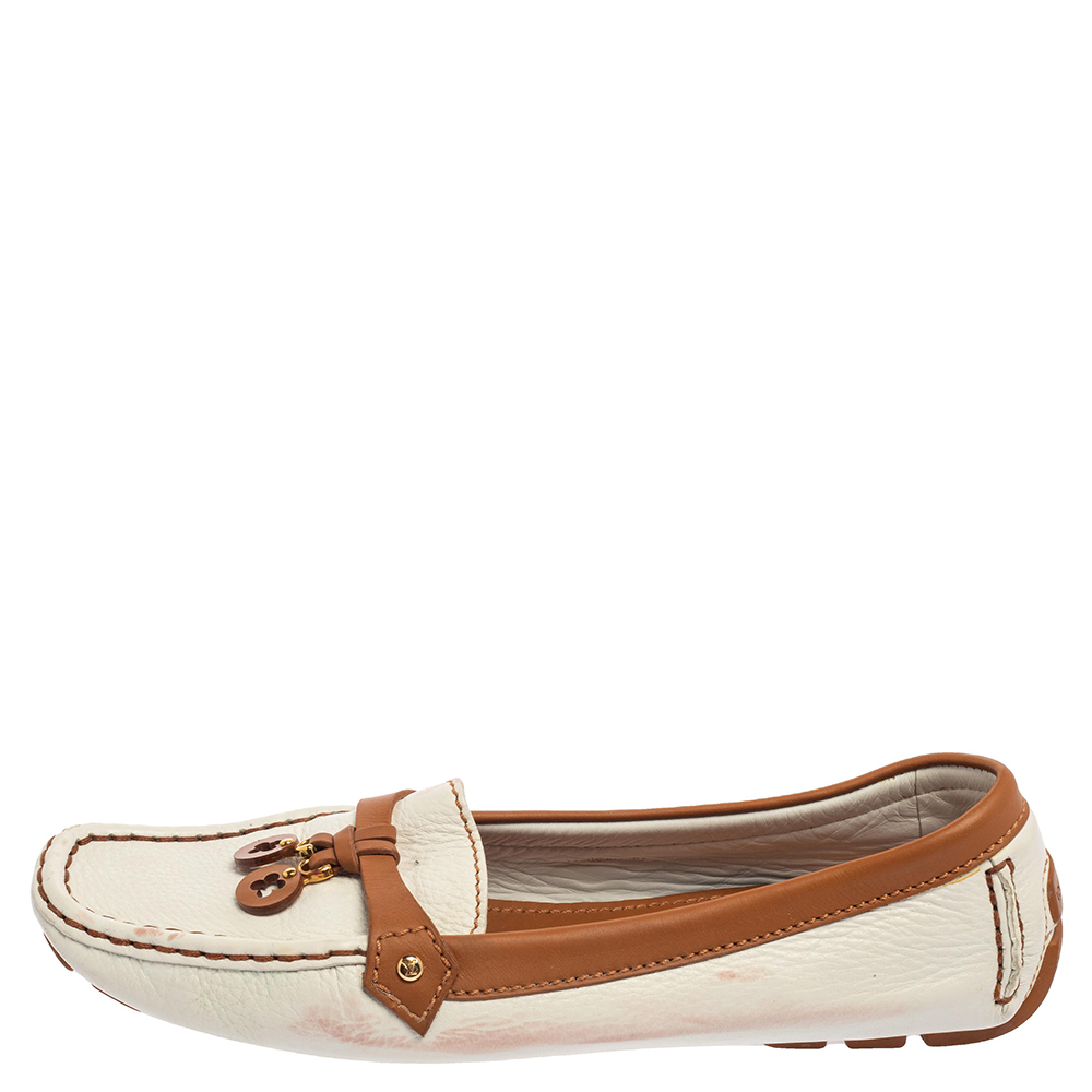 

Louis Vuitton White/Brown Leather Slip On Loafers Size