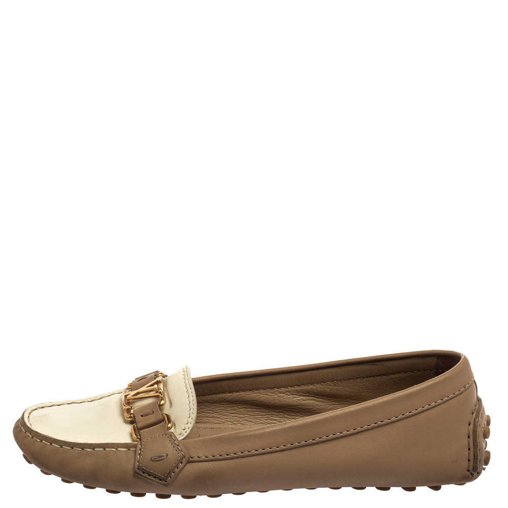 

Louis Vuitton Beige/White Leather Oxford Loafers Size