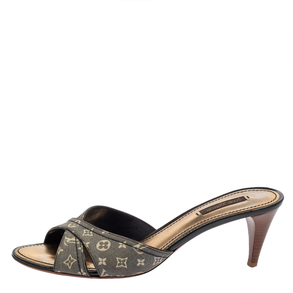 

Louis Vuitton Grey Monogram Denim Slide Sandals Size