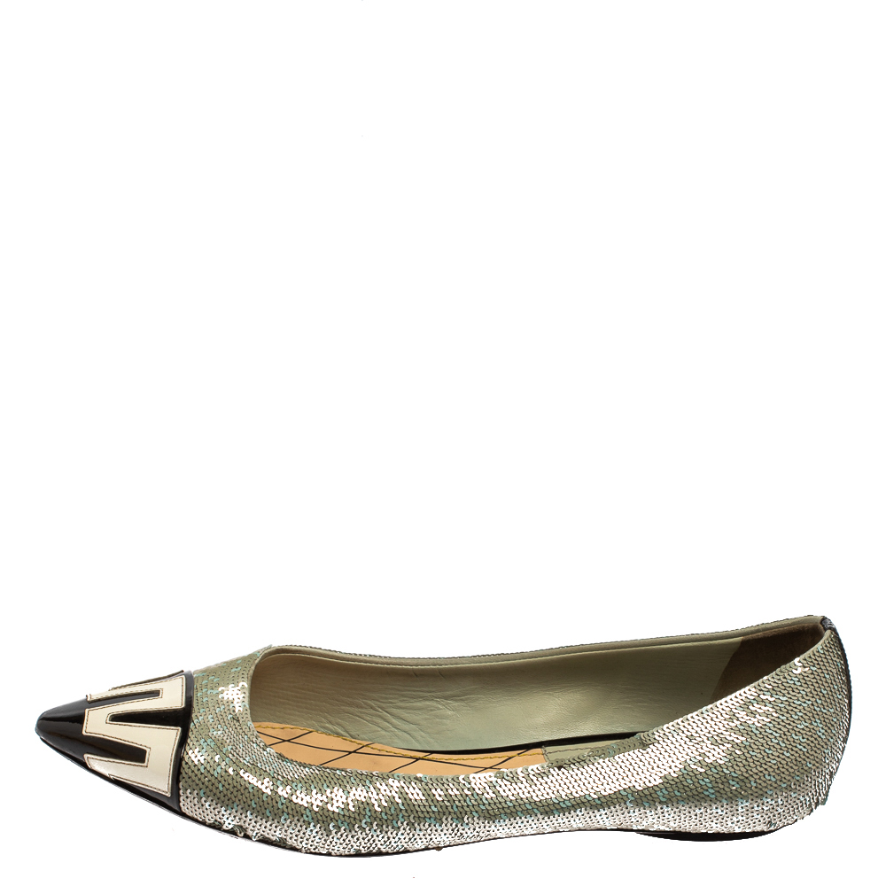 

Louis Vuitton Grey Sequin Embellished Satin And Monochrome Patent Leather Ballet Flats Size