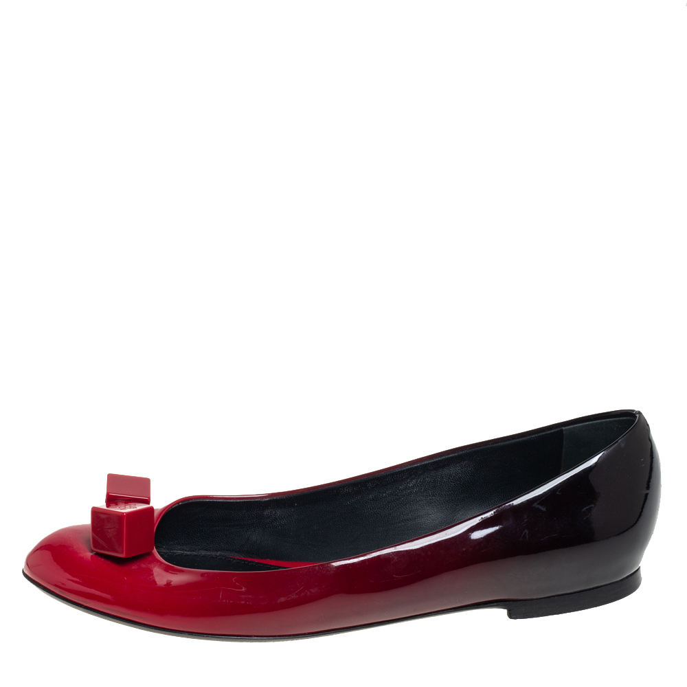 

Louis Vuitton Red Ombrè Patent Leather Gossip Cube Embellished Ballet Flats Size