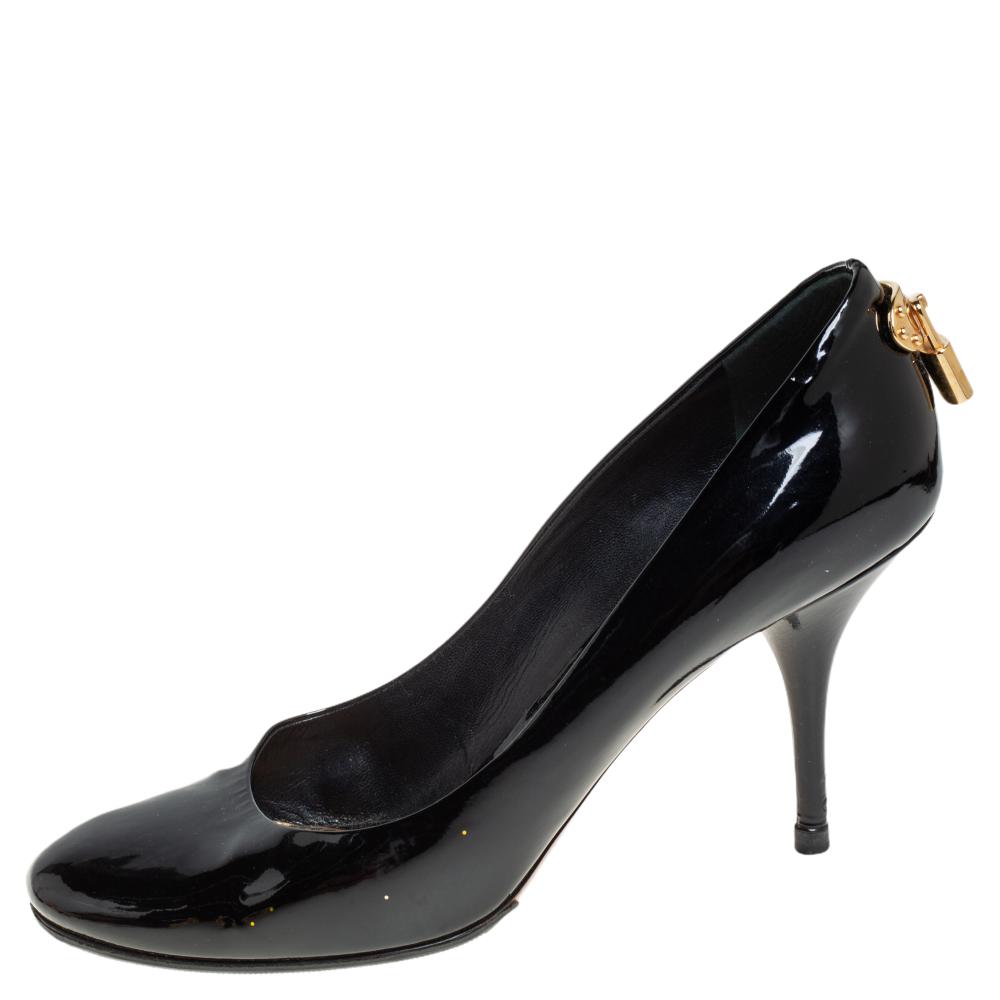 

Louis Vuitton Black Patent Leather Embellished Pumps Size