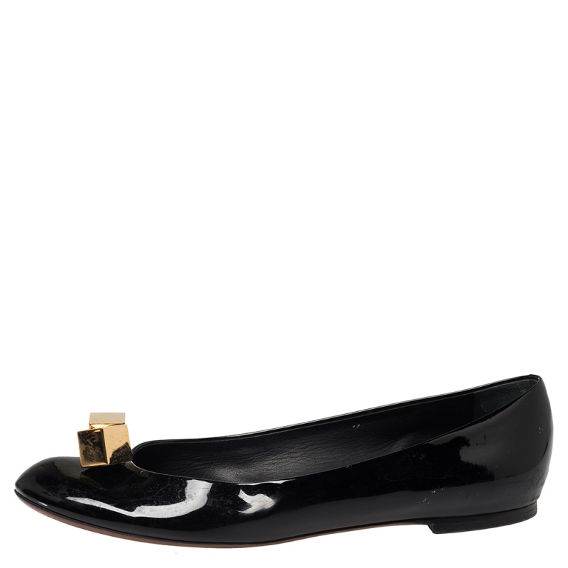 

Louis Vuitton Black Patent Leather Dice Ballet Flats Size