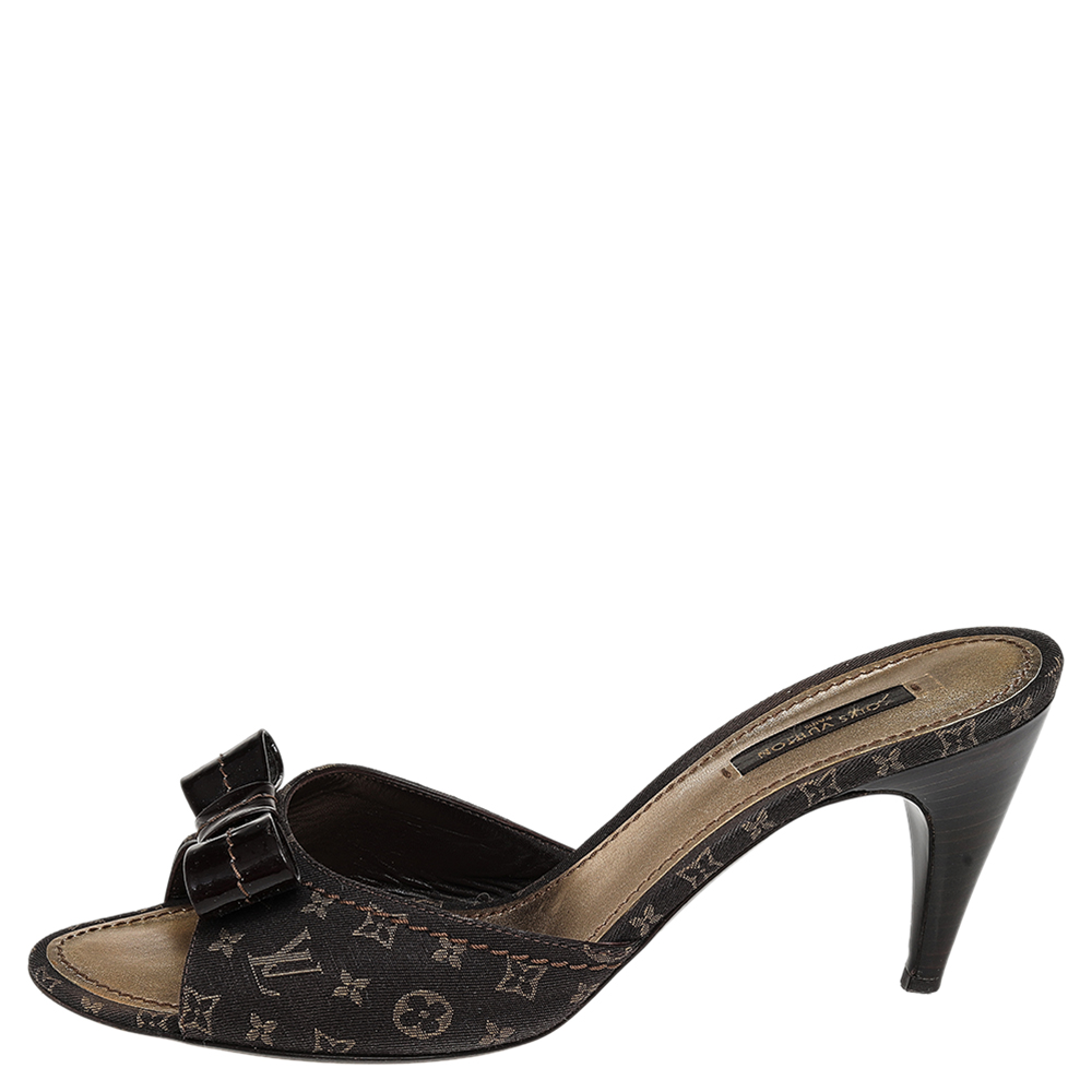 

Louis Vuitton Brown Monogram Canvas And Patent Leather Slide Mule Sandals Size
