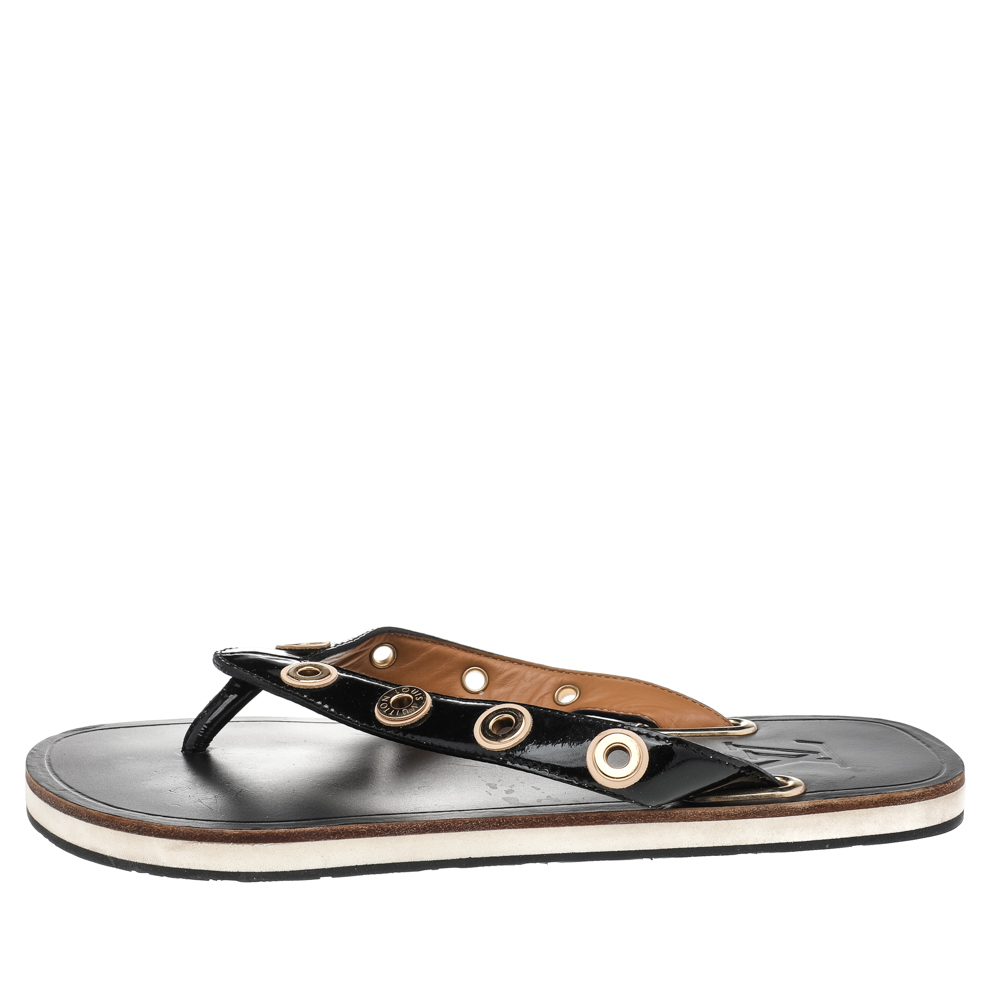 

Louis Vuitton Black Patent Leather Thong Flats Size