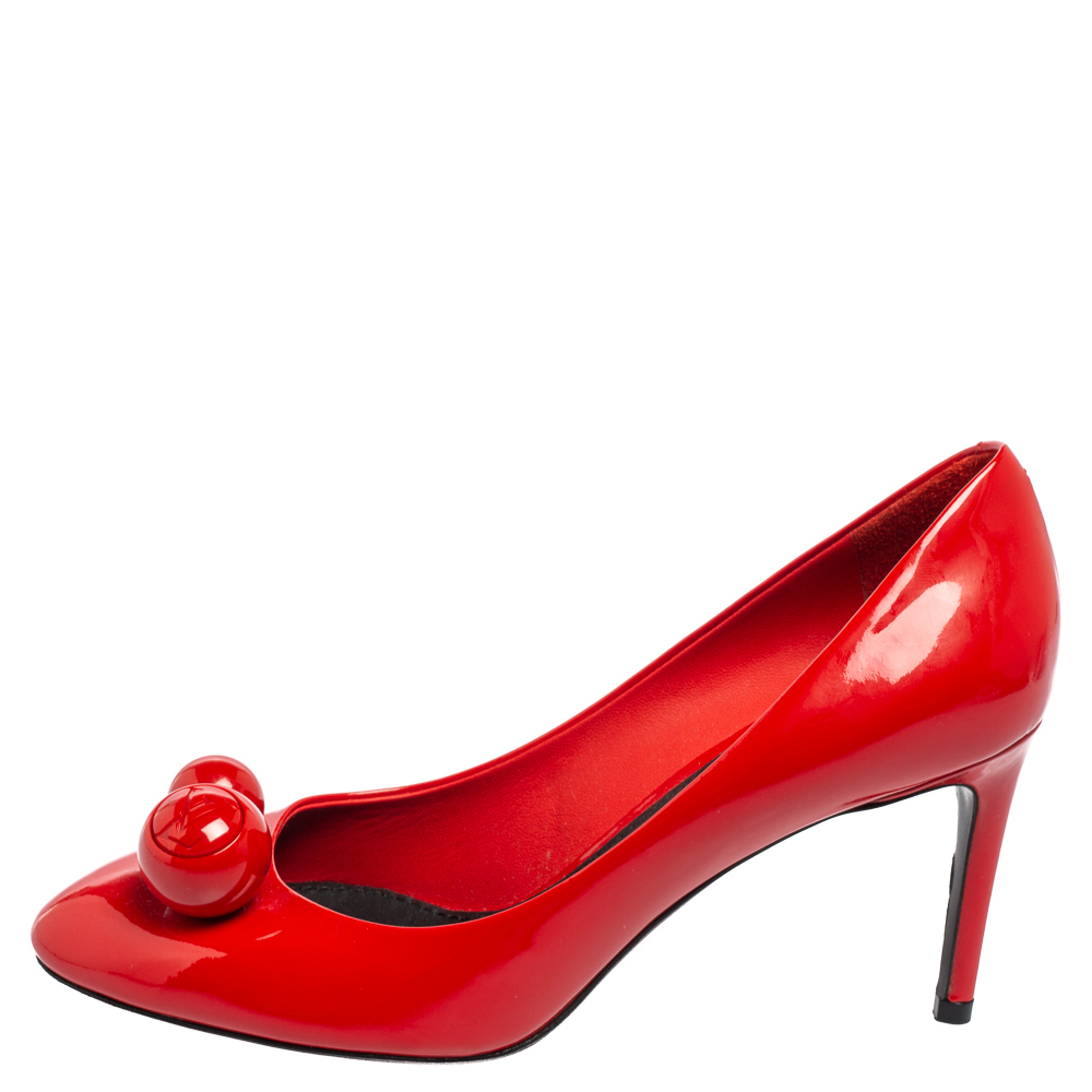 

Louis Vuitton Red Patent Leather Ball Pointed Toe Pumps