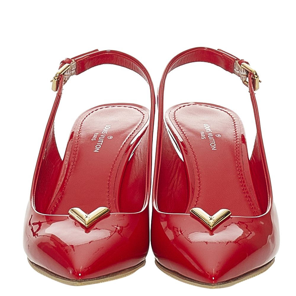 

Louis Vuitton Red Patent Leather Essential V Pumps Size EU  1/2