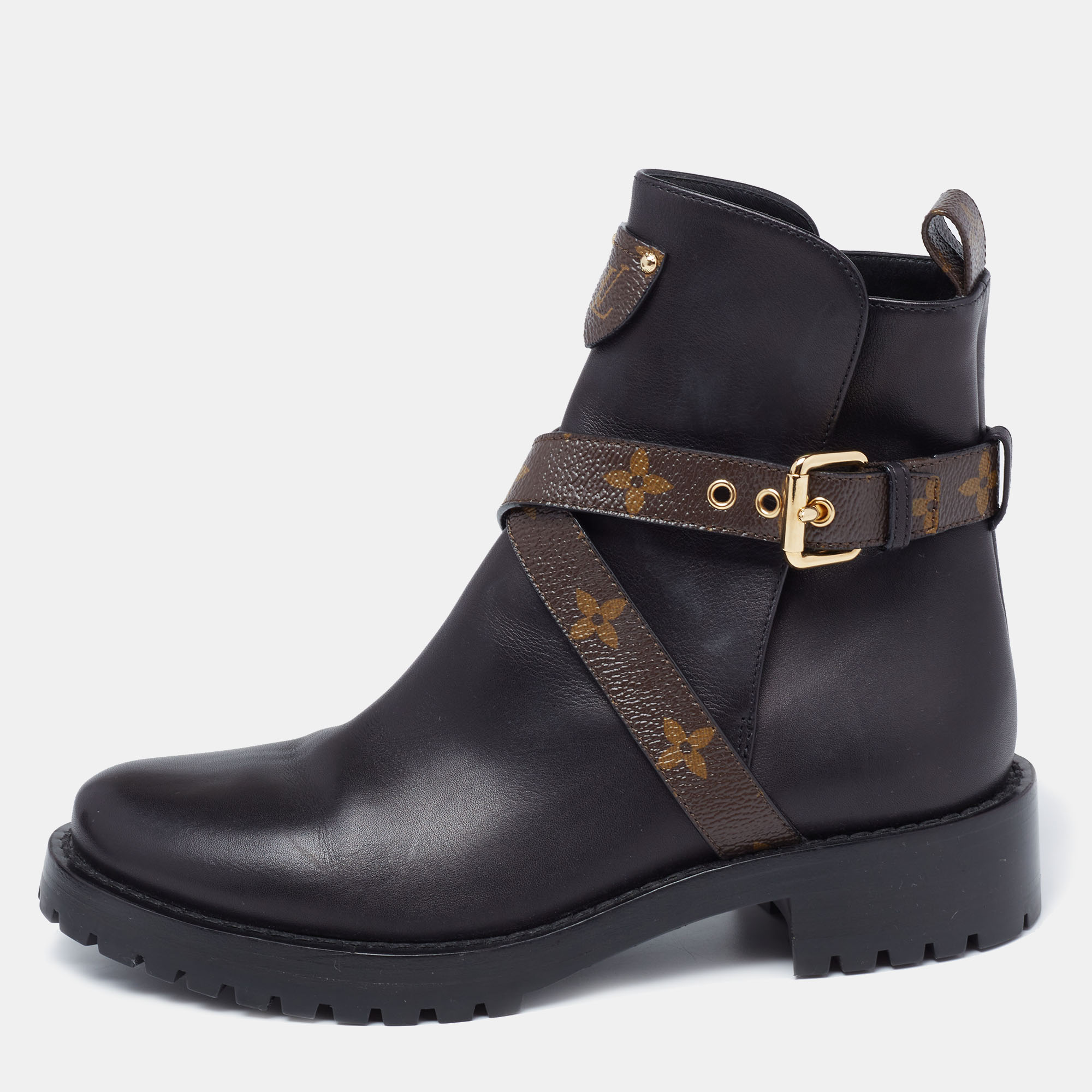 Louis Vuitton Discovery Flat Ankle Boot Black For Women LV in 2023