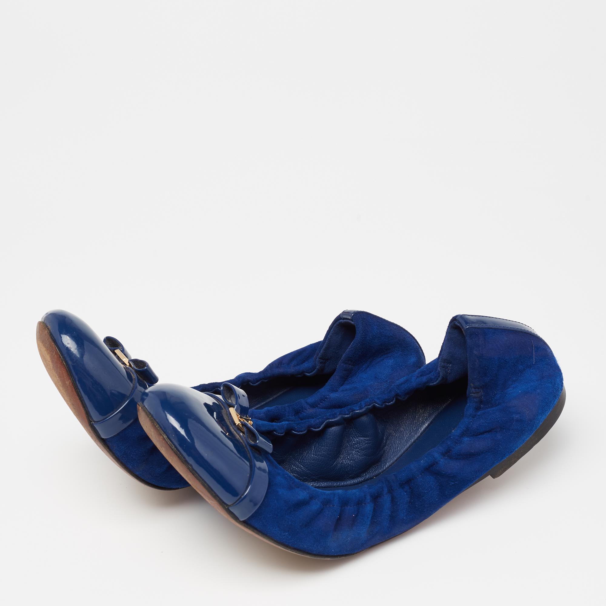 

Louis Vuitton Blue Suede And Patent Leather Elba Scrunch Ballet Flats Size