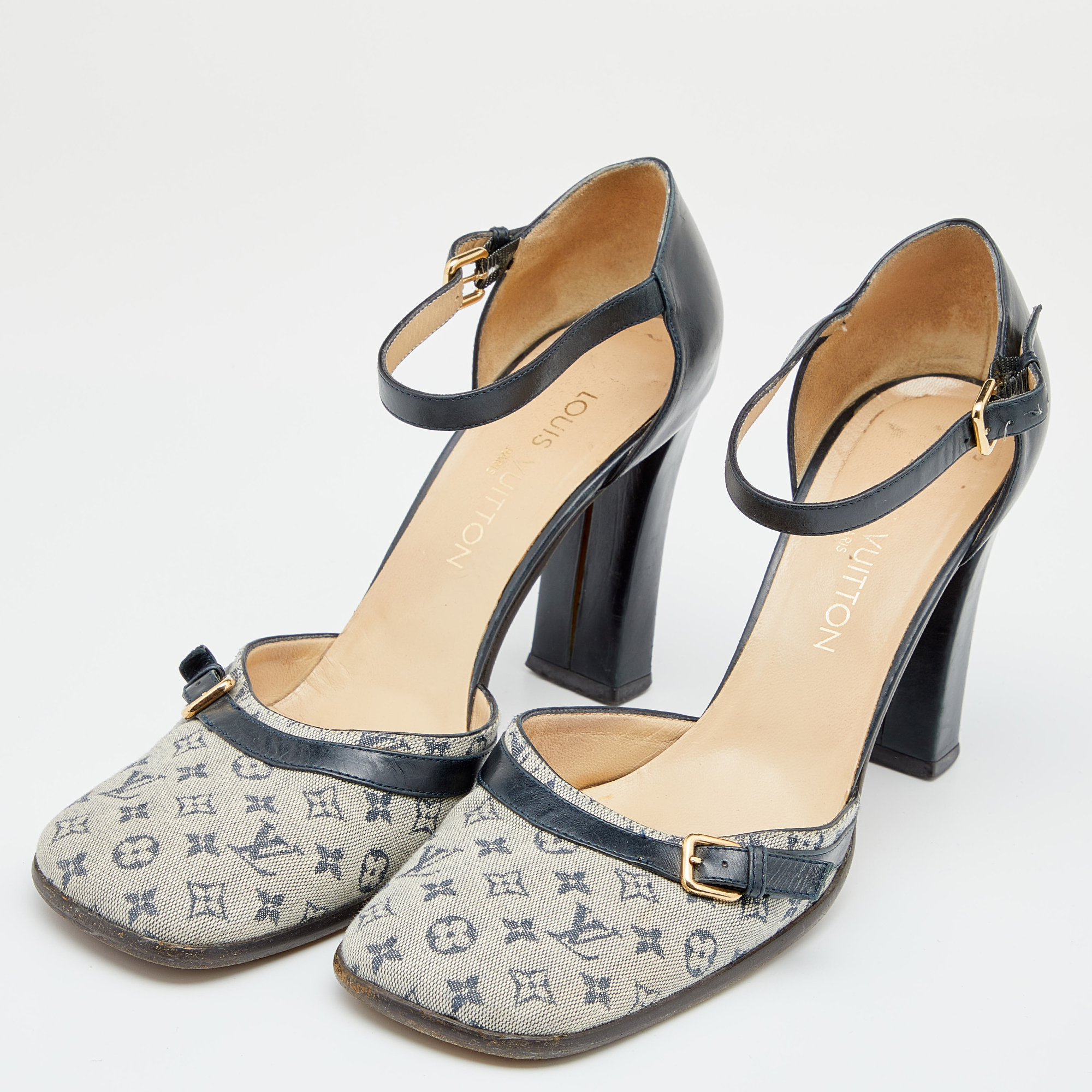 

Louis Vuitton White/Navy Blue Mini Lin Canvas And Leather Ankle Strap Pumps Size